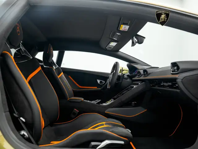 Lamborghini Huracan view 6