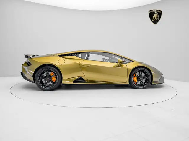 Lamborghini Huracan view 15
