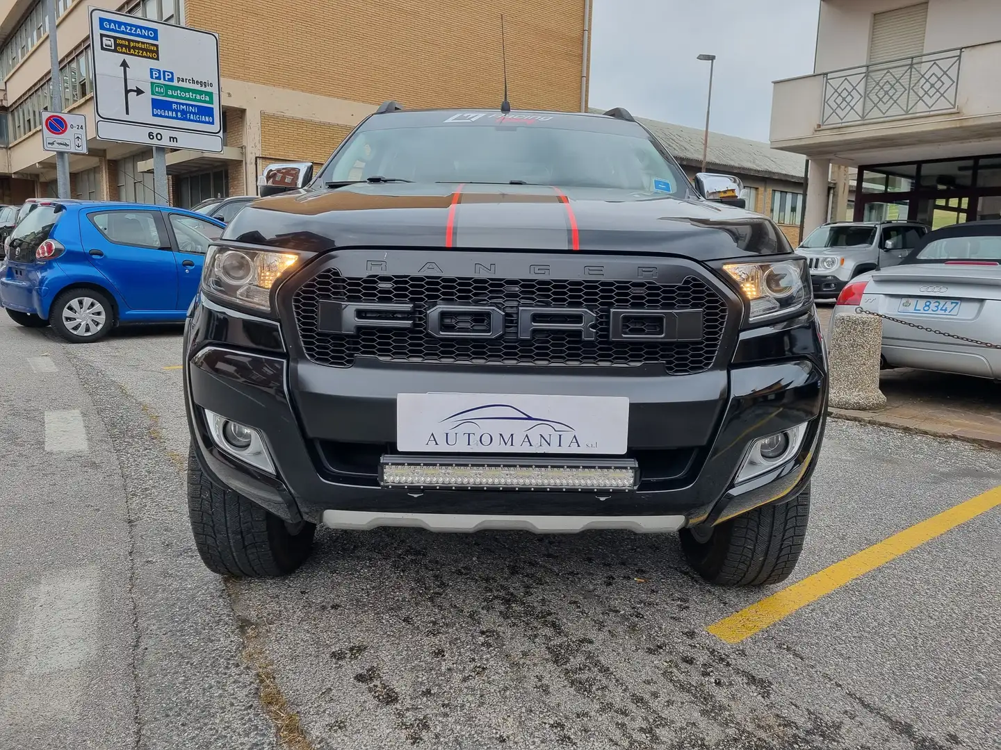Ford Ranger 2.2 tdci double cab Limited 160cv Noir - 1