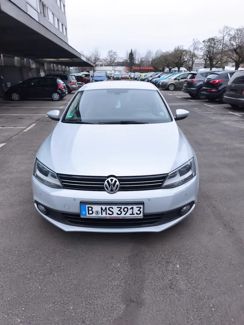 Volkswagen Jetta 1.2 TSI BlueMotion Technology Comfortline - 1