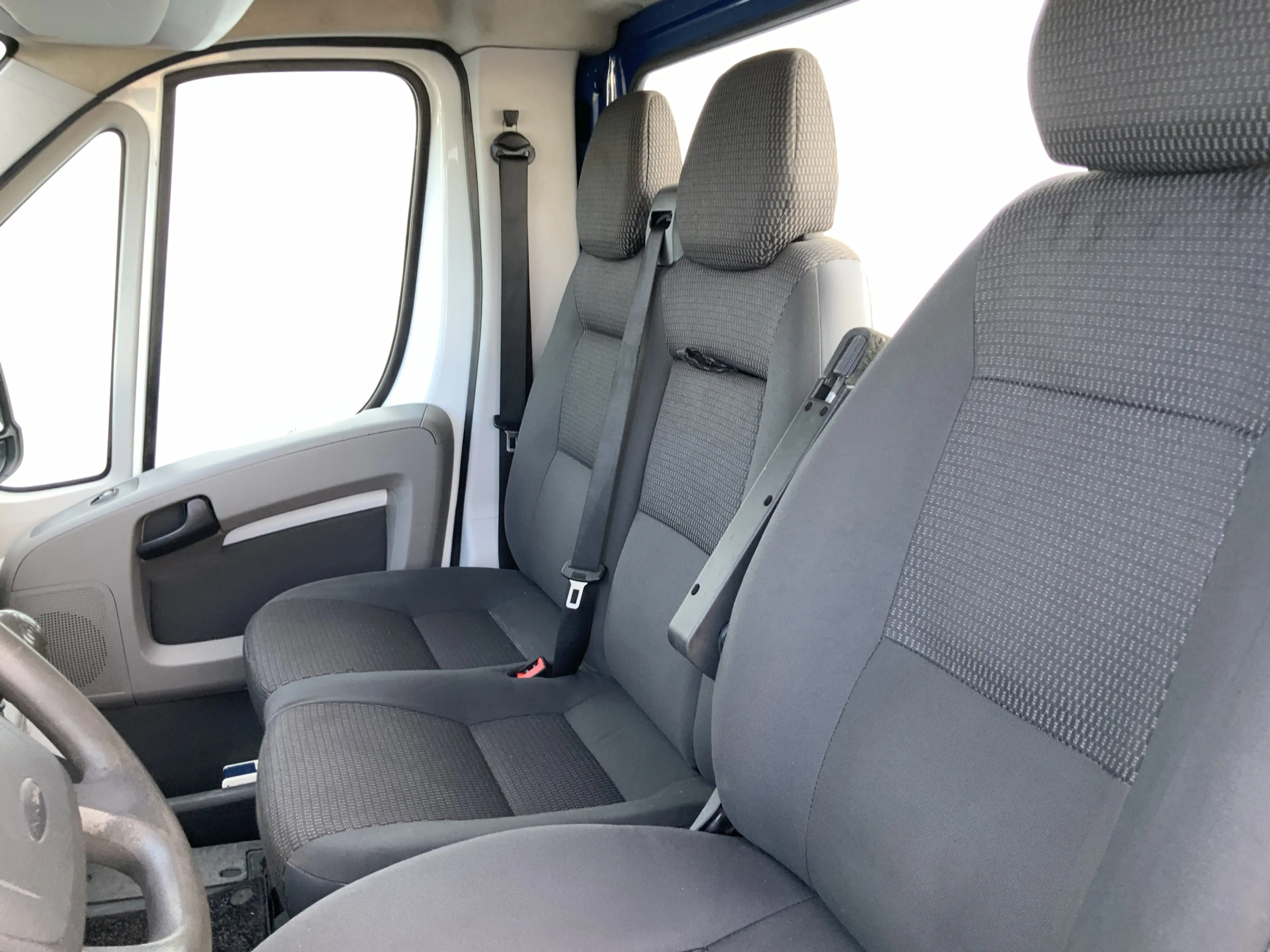 Citroen Jumper 35 3.0 HDI L3 & Veldhuizen P37-4 .4700 kg 3 Zits B — photo 4