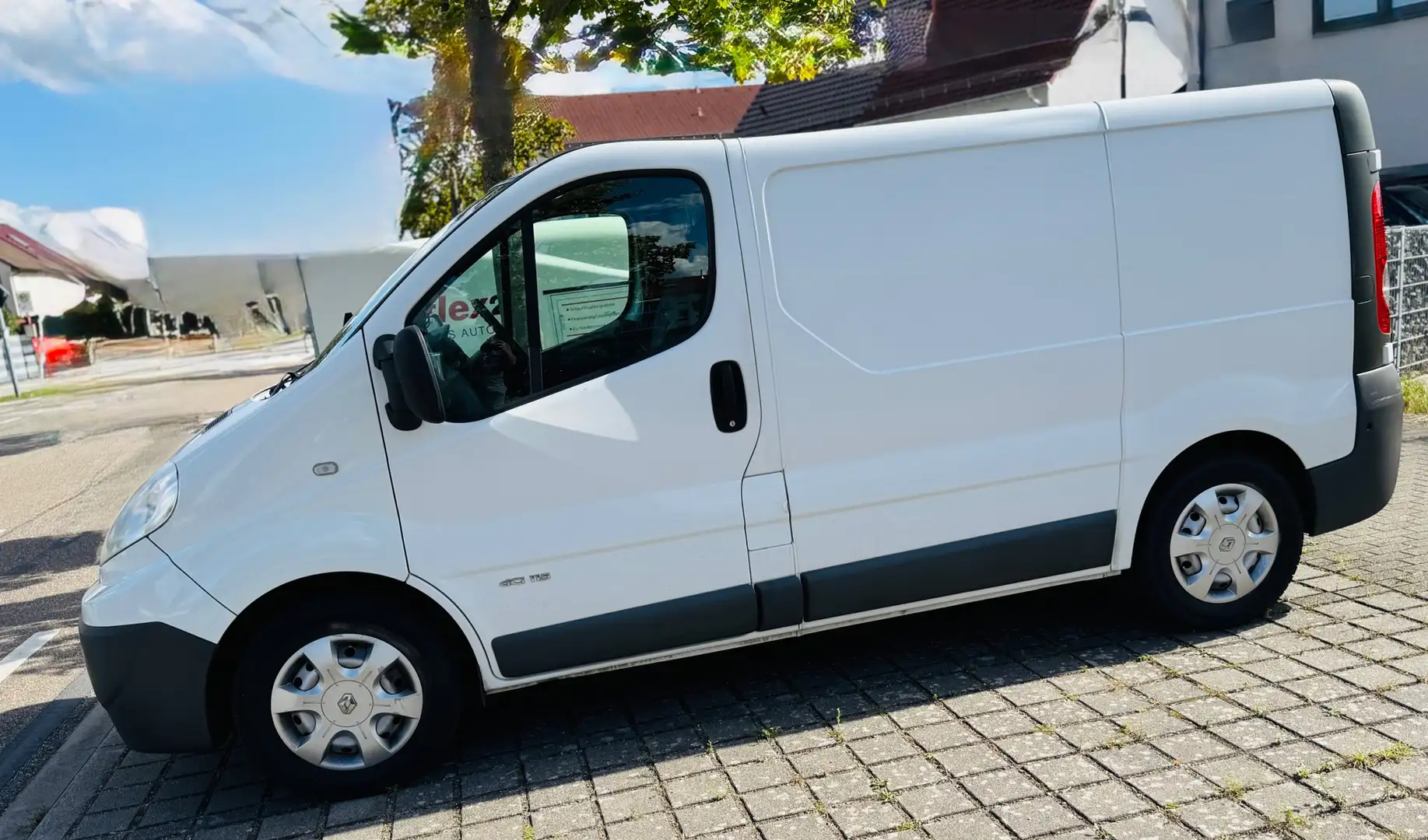 Renault Trafic 2.0 dCi 115 FAP L1H1 - 2