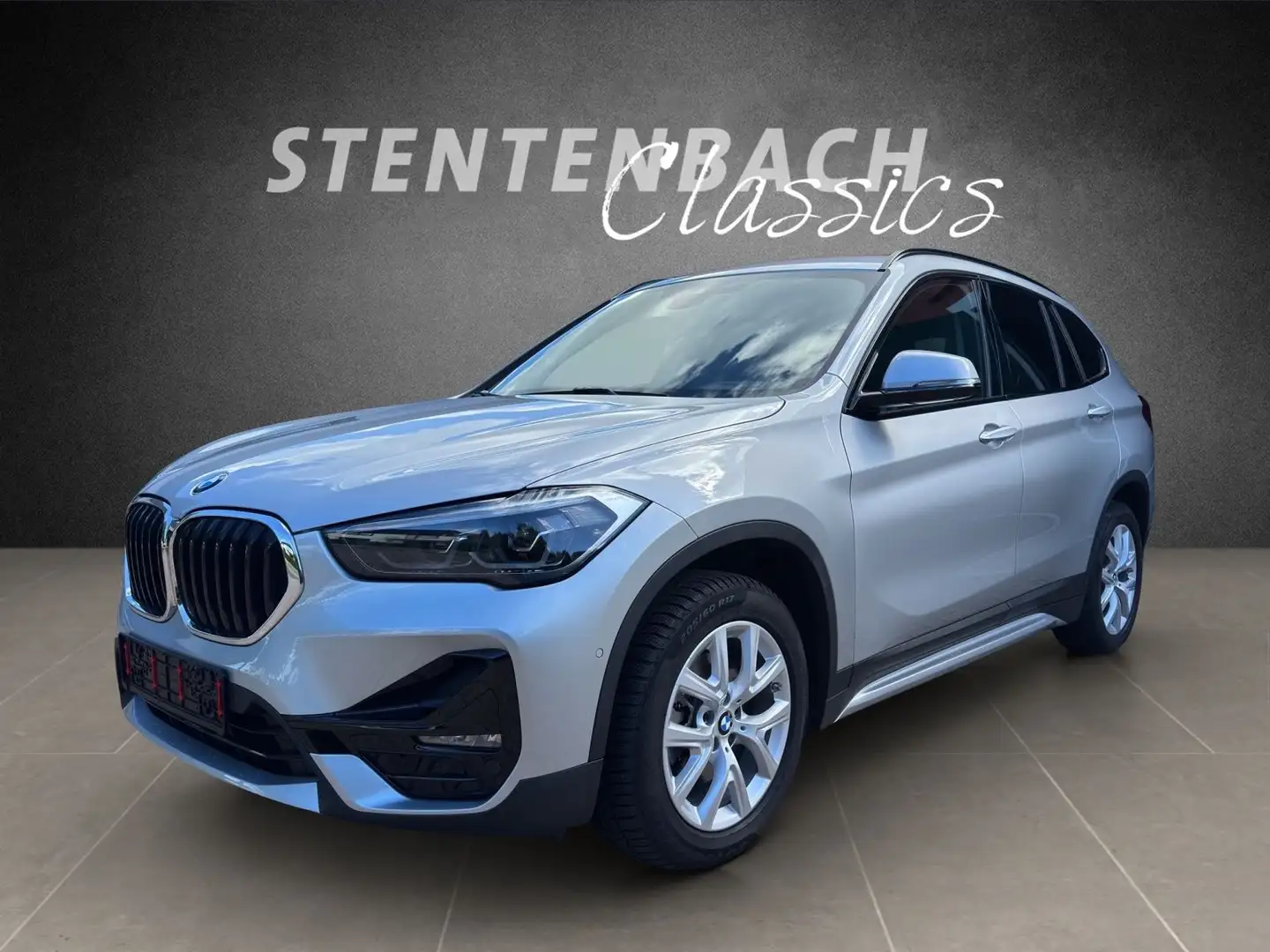 BMW X1 sDrive 18 i Sport Line *AHK *NAVI *LED *RFK Silber - 1