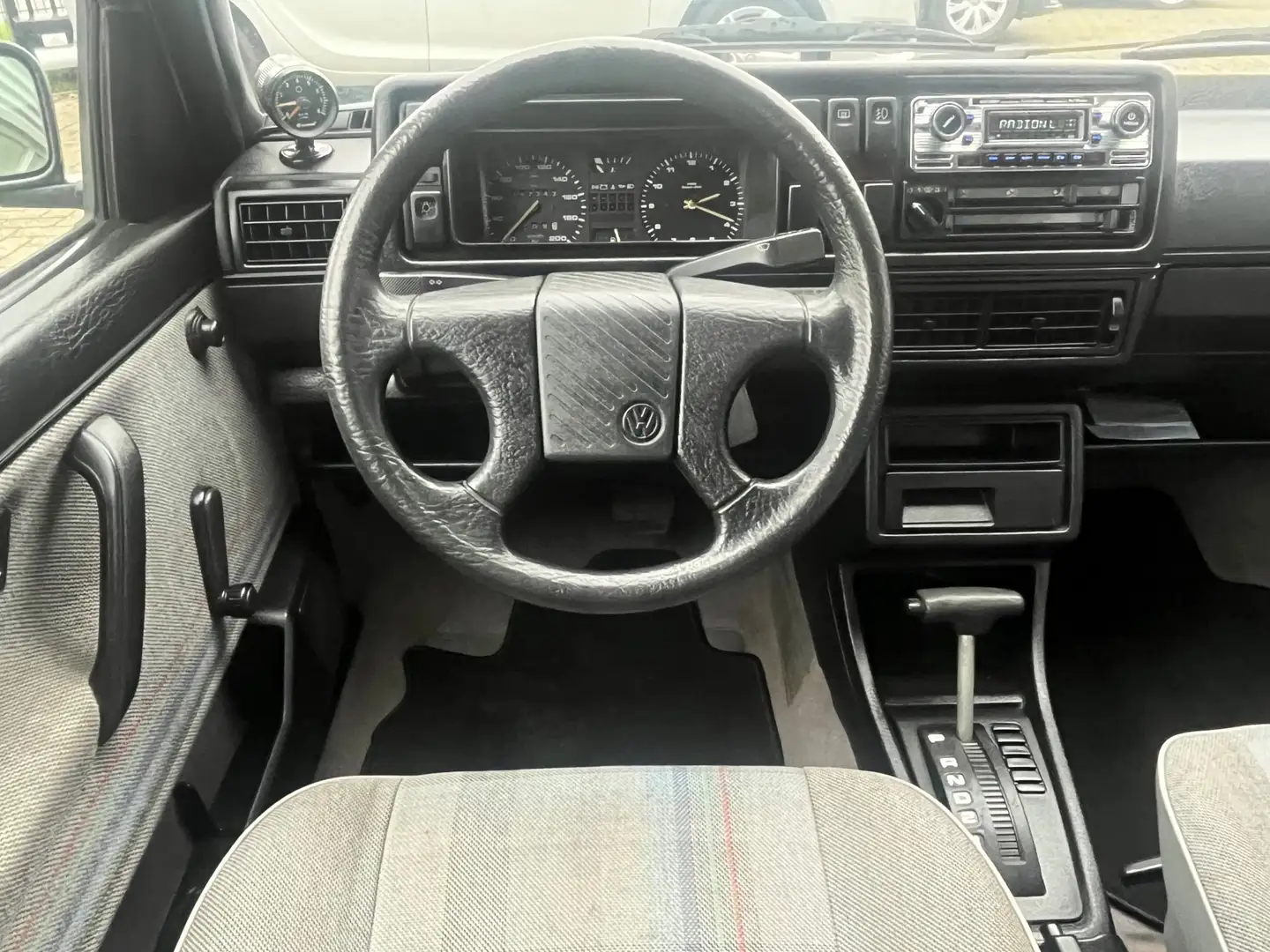 Volkswagen Golf 1.6 69PK Manhattan Automaat Grijs - 2