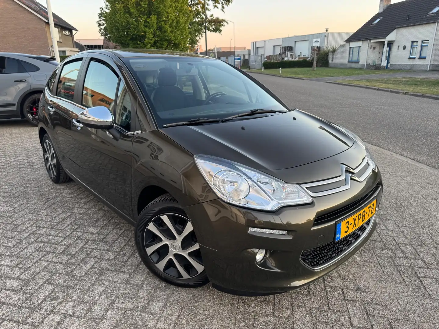 Citroen C3 1.0 PureTech Collection Airco, Trekhaak, 1e Eigena Braun - 2