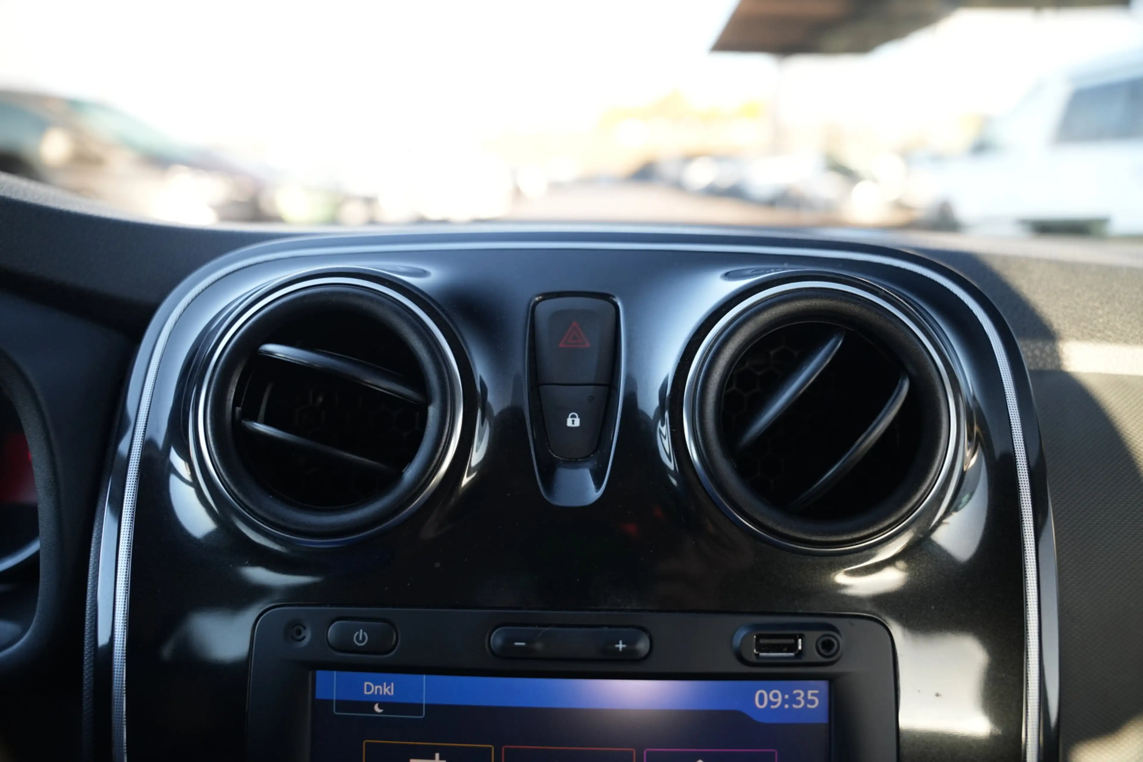 Dacia Logan MCV II Kombi Stepway KOMFORT-PAKET|NAVI|KLIMA|TEMP — photo 13