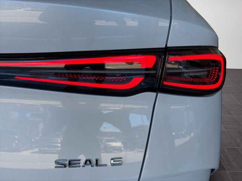 BYD Seal 6 DM-i TOURING Boost /LED/17Z/NAV/ACC/RFK 135 kW ... — photo 13