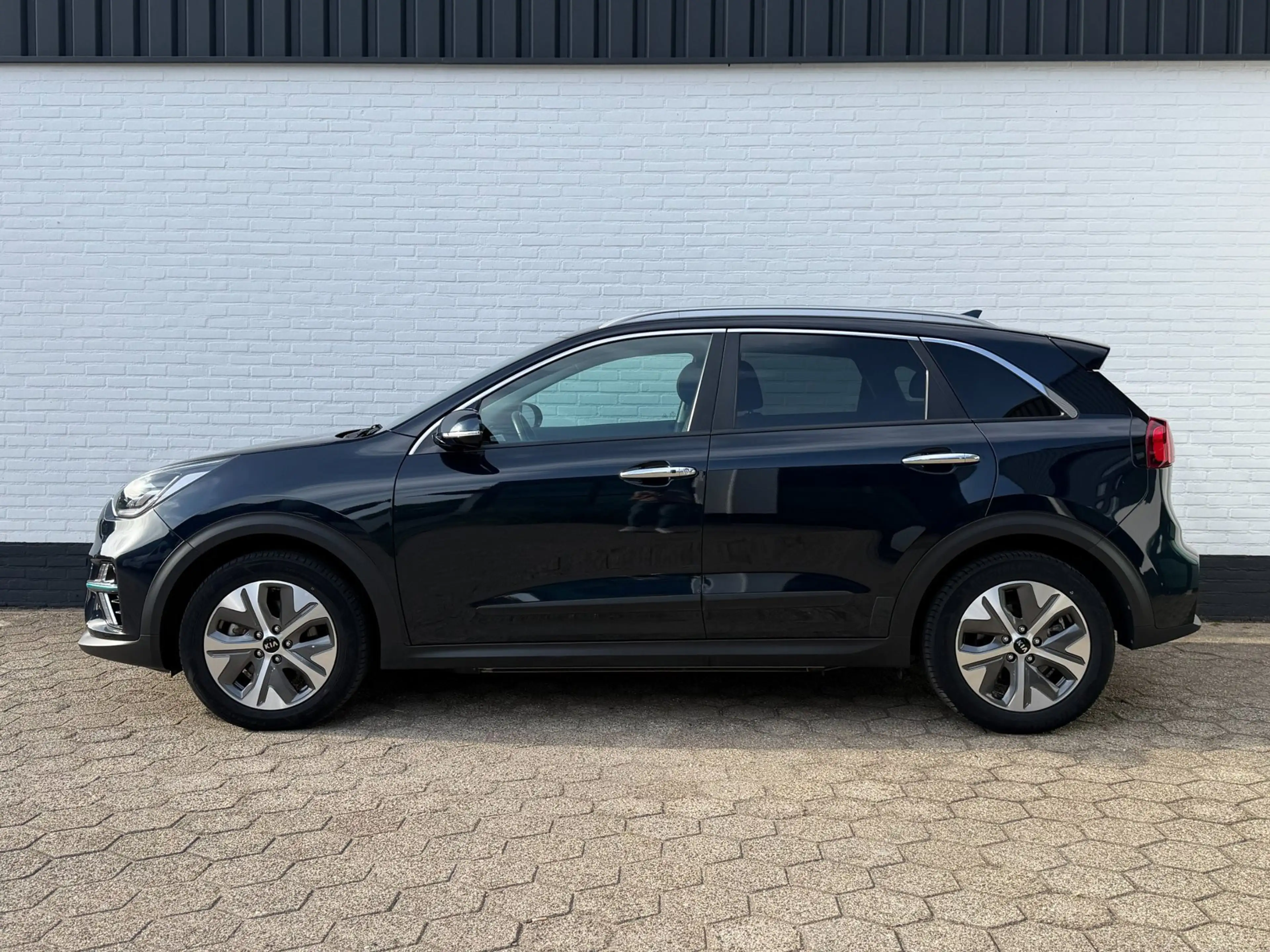 Kia e-Niro ExecutiveLine 64 kWh LEDER l SCHUIFDAK l SoH 99% — photo 2