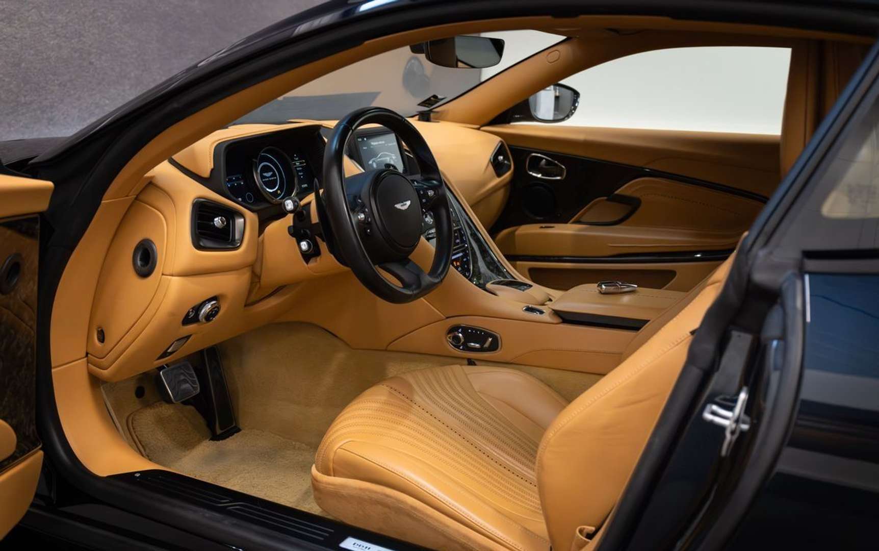 Aston Martin DB11 V12 5.2 AMR - - Joinsteer - #4