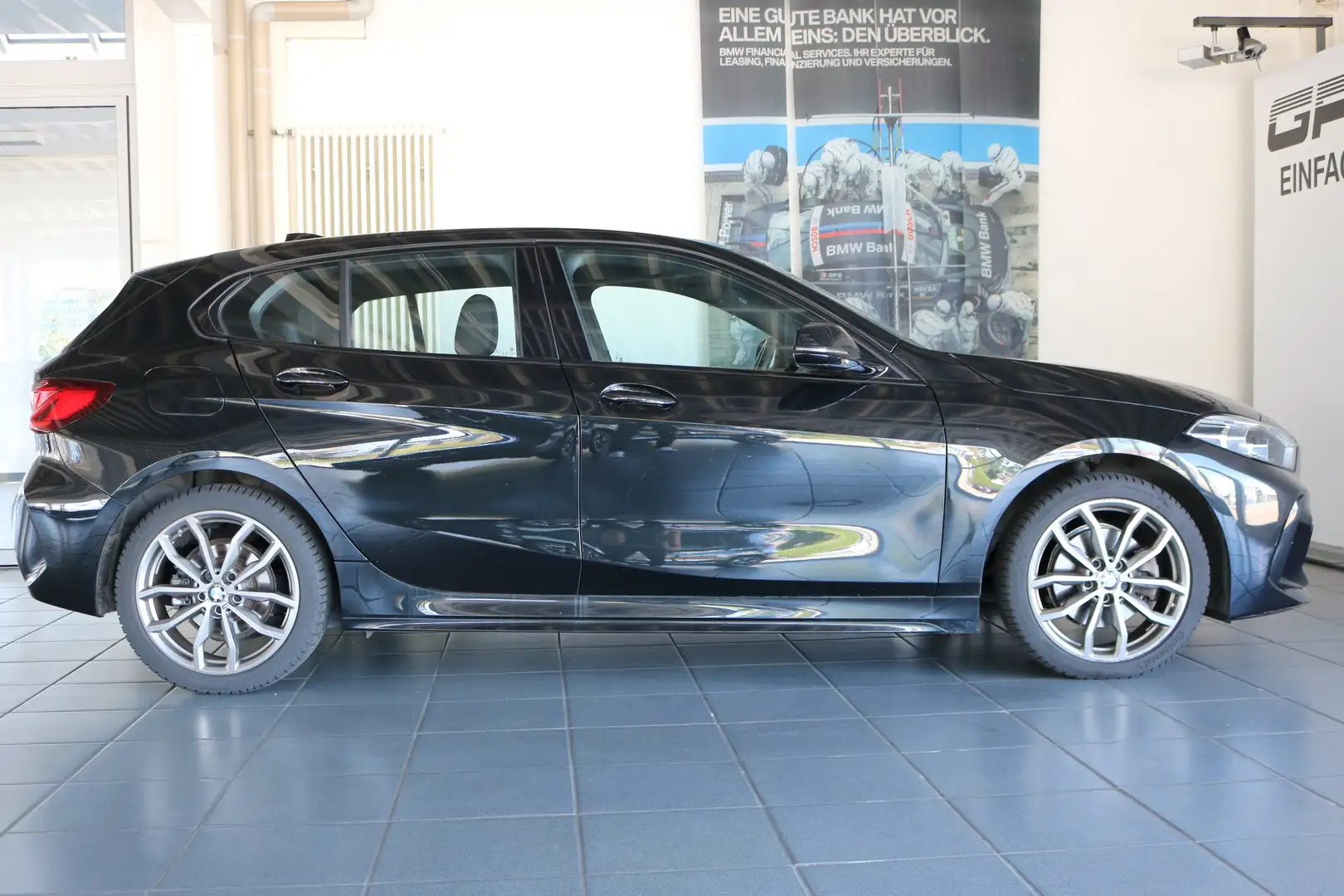 BMW 118 i M Sport Lenkradheizung HiFi LED Shzg. Schwarz - 2