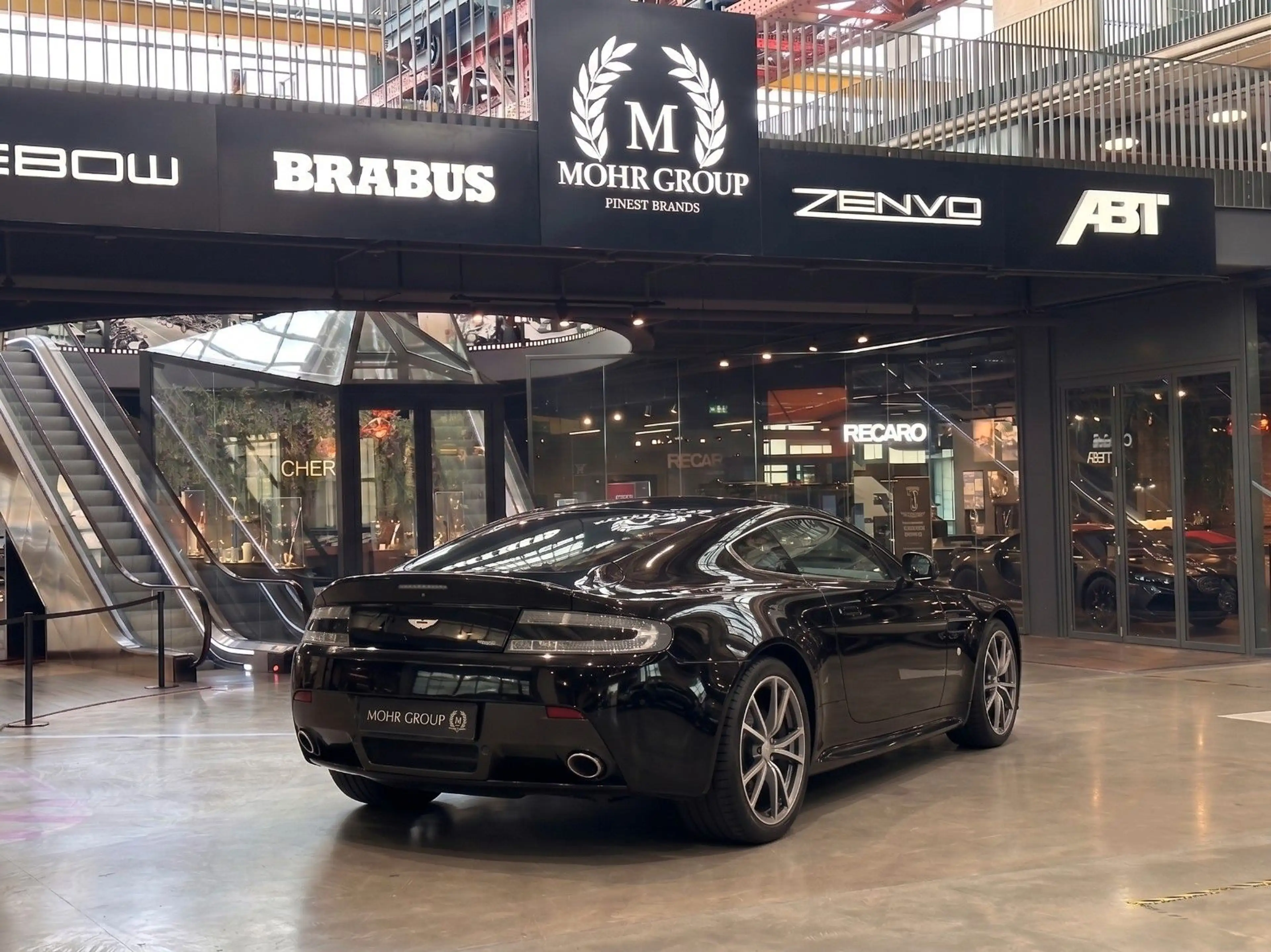 Aston Martin V8 Coupé 4.7 / SERVICE NEU — photo 3