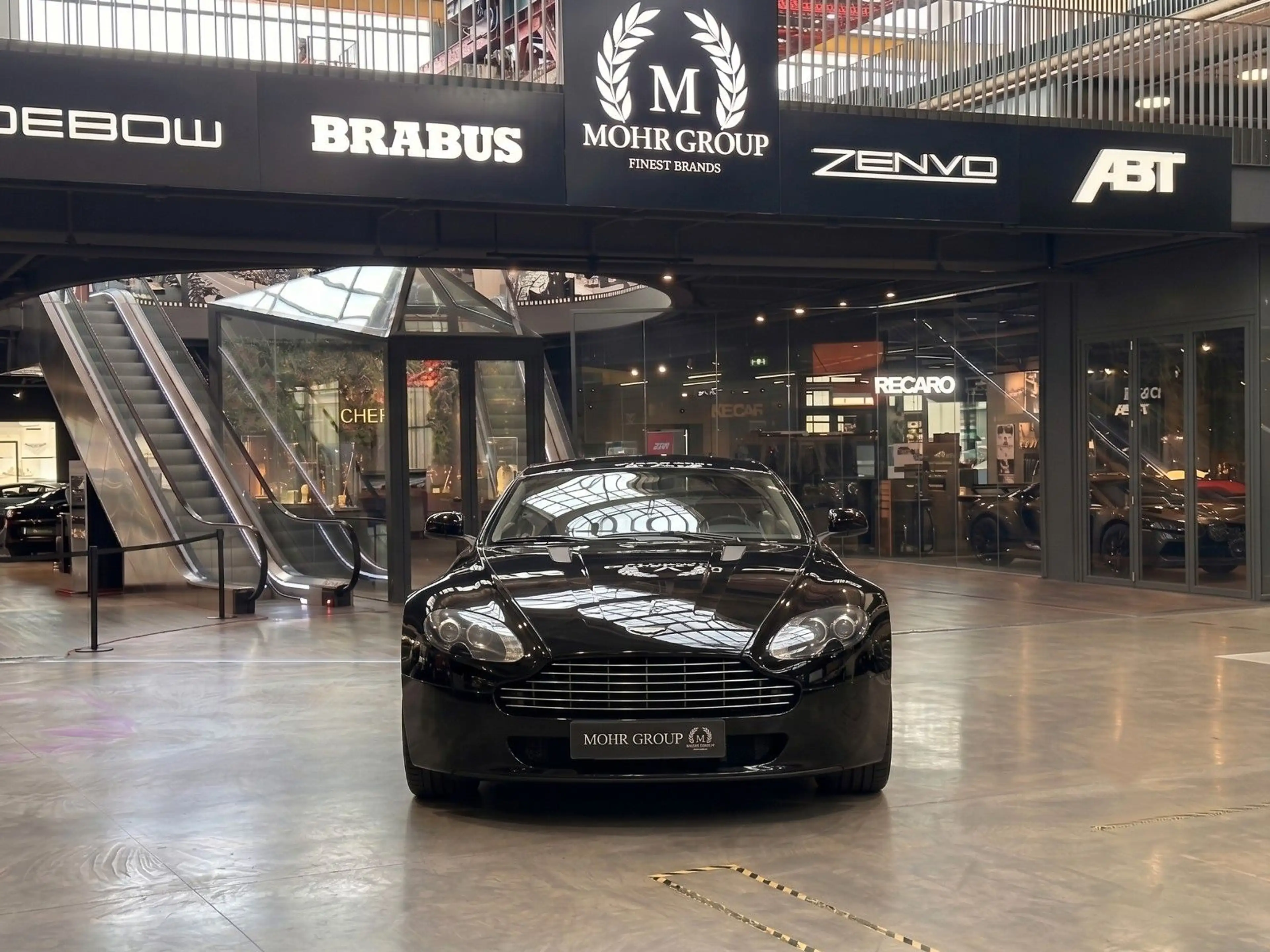 Aston Martin V8 Coupé 4.7 / SERVICE NEU — photo 2