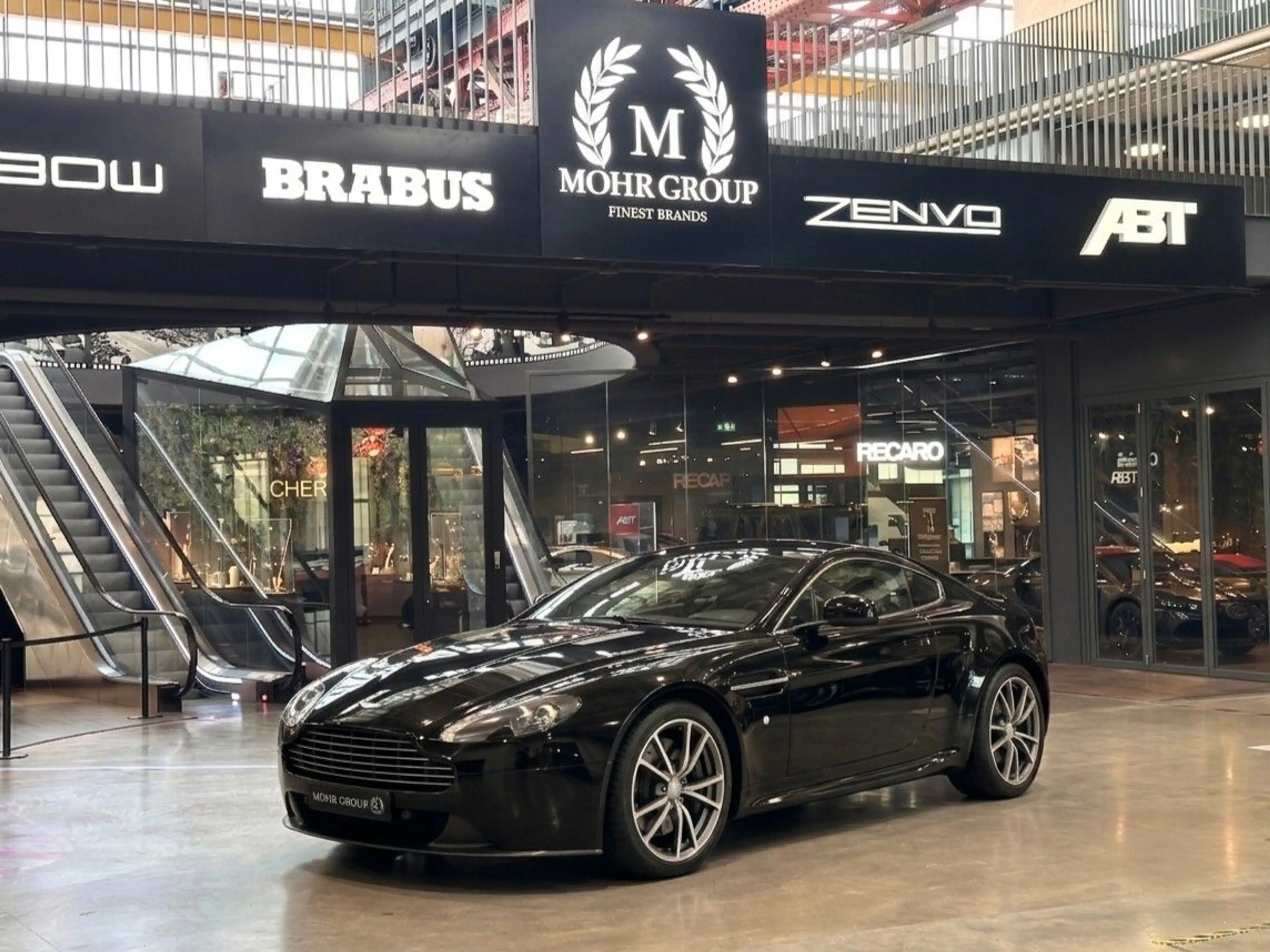 Aston Martin V8 Coupé 4.7 / SERVICE NEU