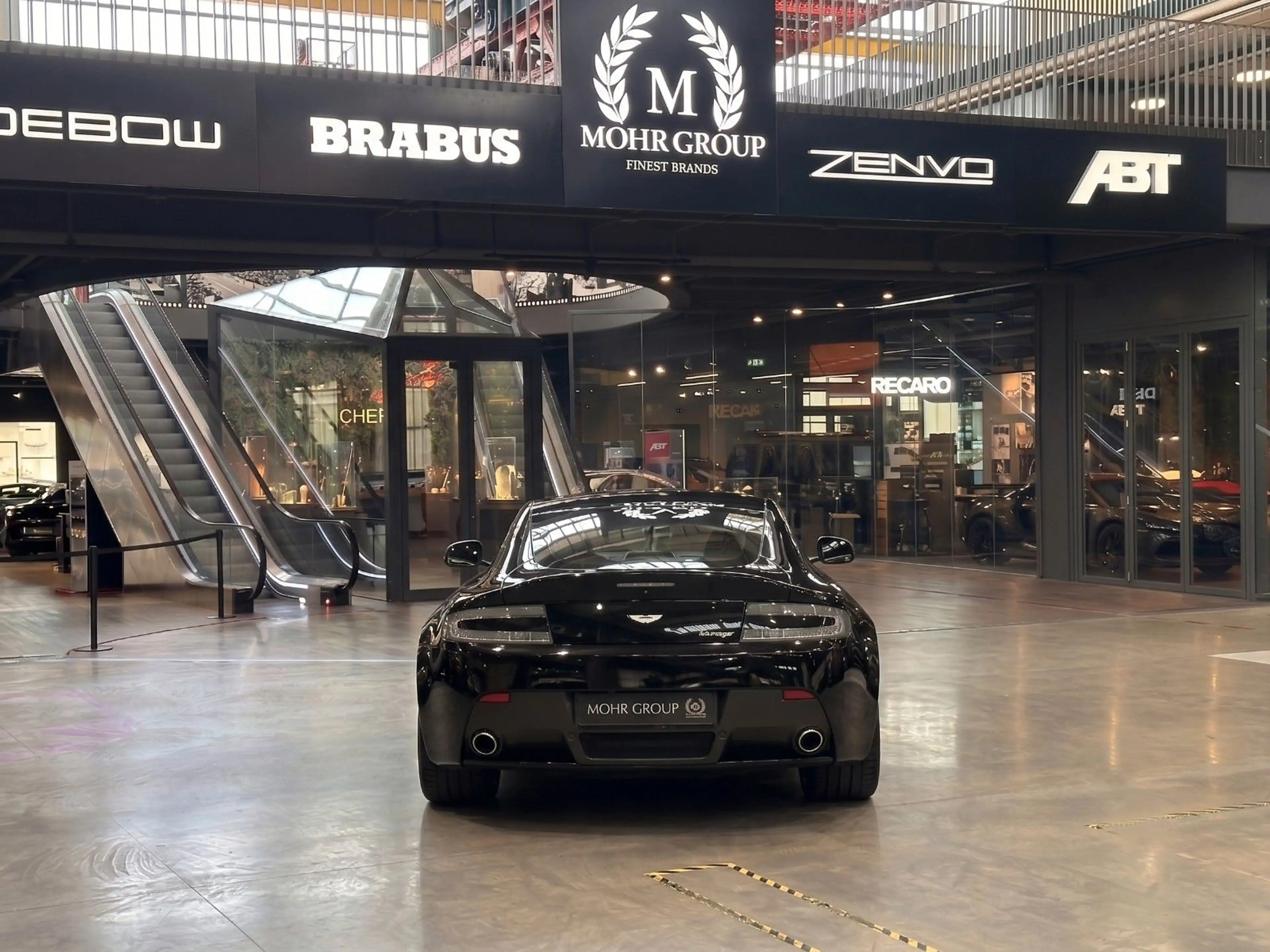 Aston Martin V8 Coupé 4.7 / SERVICE NEU — photo 4