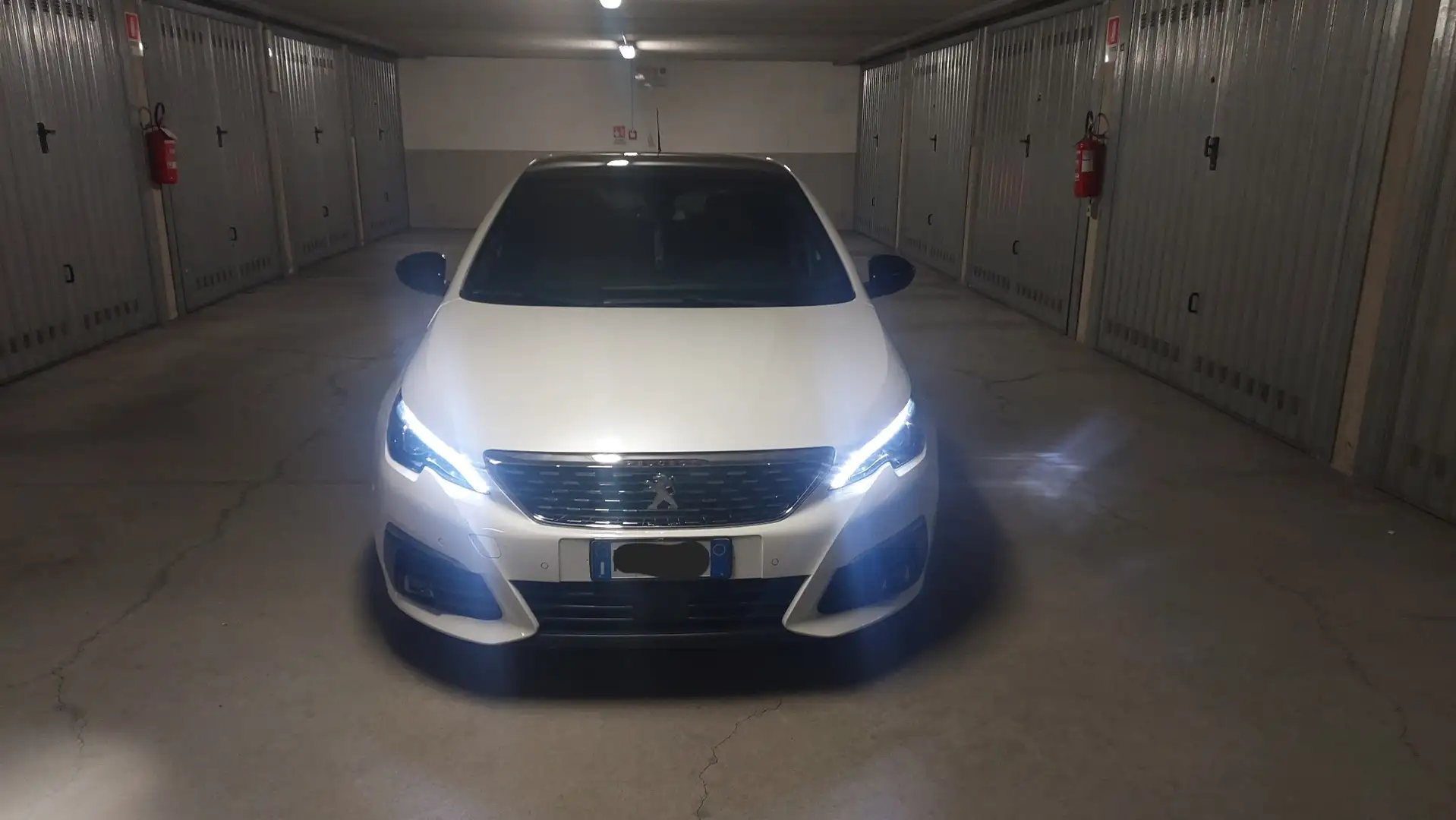 Peugeot 308 5p 2.0 bluehdi GT s&s 180cv eat8 Bianco - 1