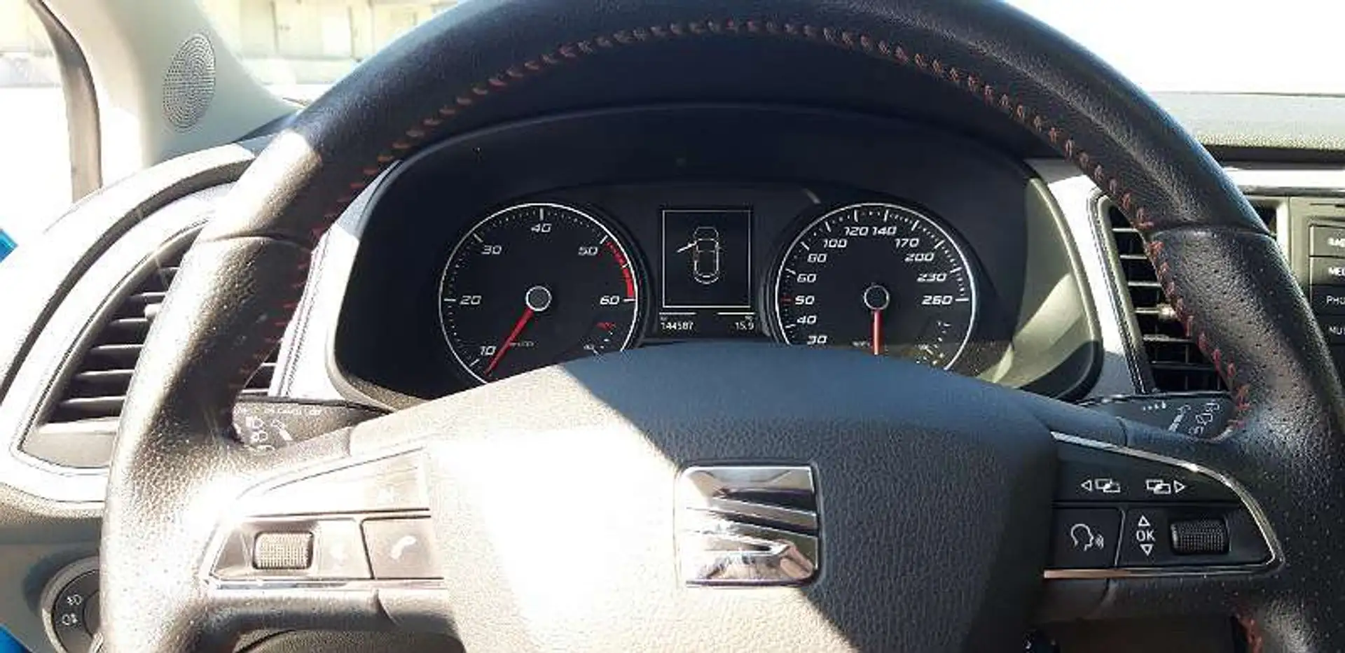 SEAT Leon Leon SC Style 2,0 TDI CR Start-Stopp Style Blau - 2