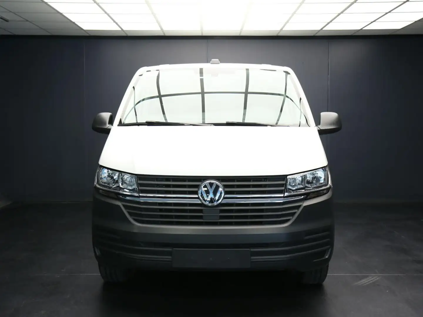 Volkswagen T7 Caravelle 2.0 TDI 110CV PC Trendline - 9 POSTI Bianco - 2