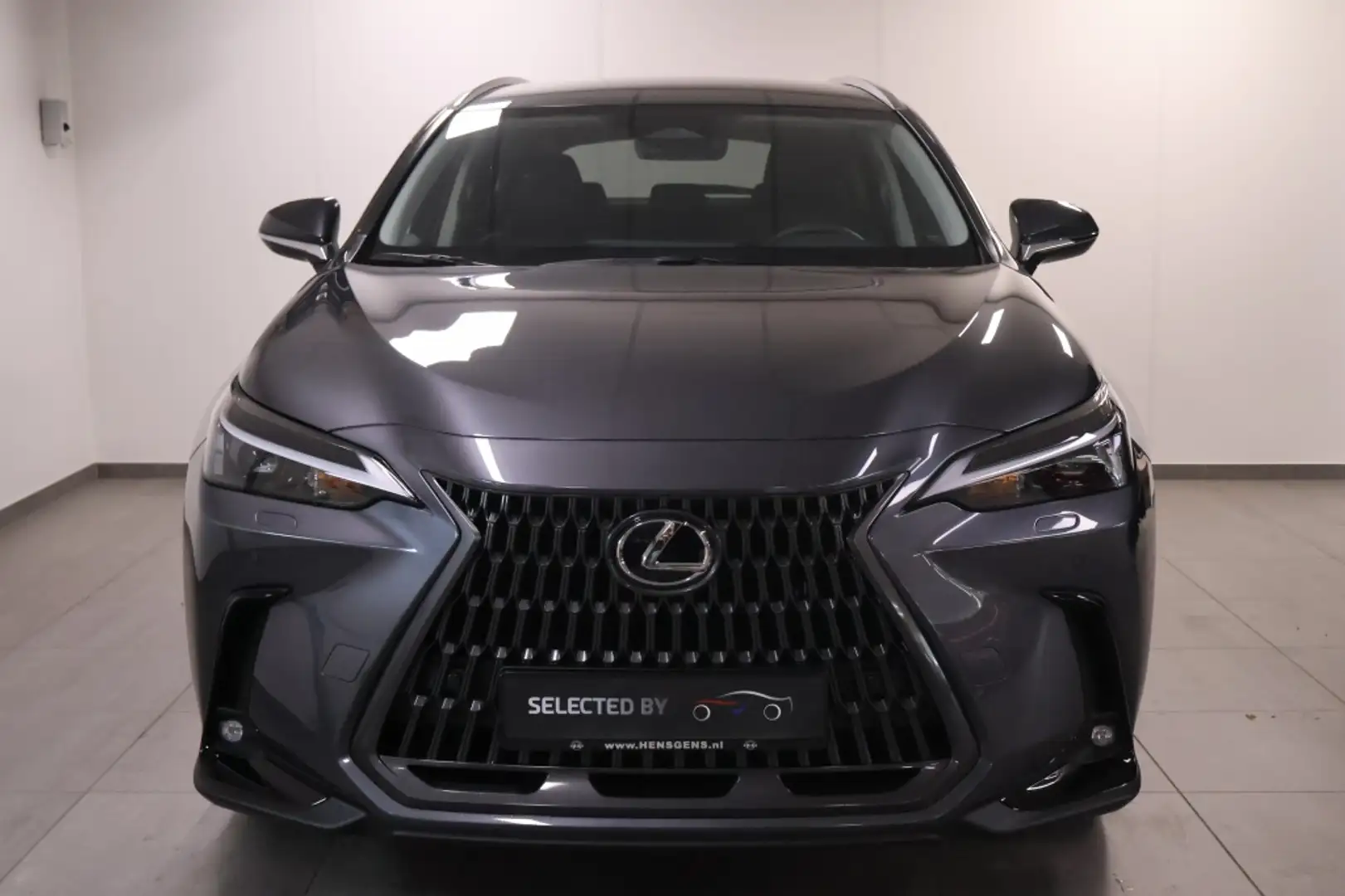Lexus NX 450h+ AWD Luxury Line | Explorer Pack! Grijs - 2