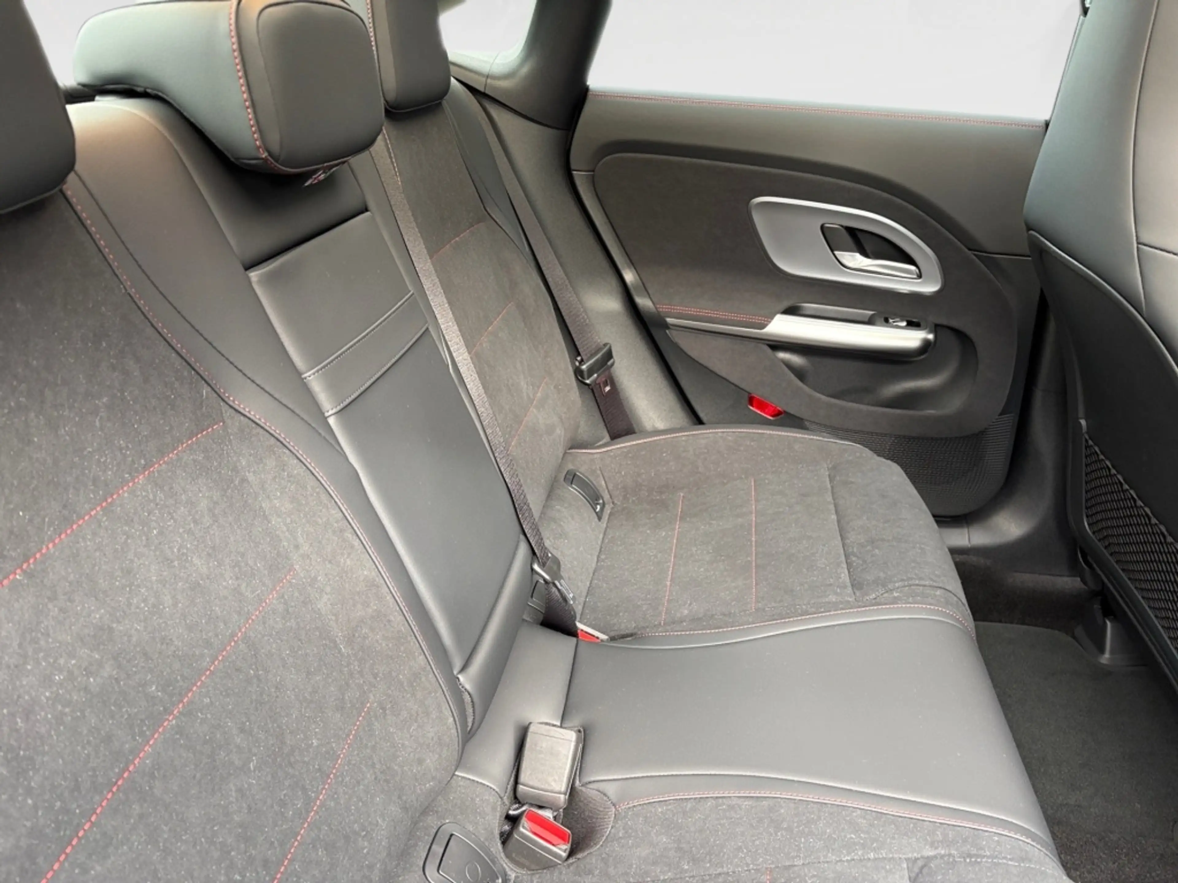 Mercedes-Benz CLA 200 4M AMG-Line+Night+Pano+DISTRONIC+KEYLESS — photo 9