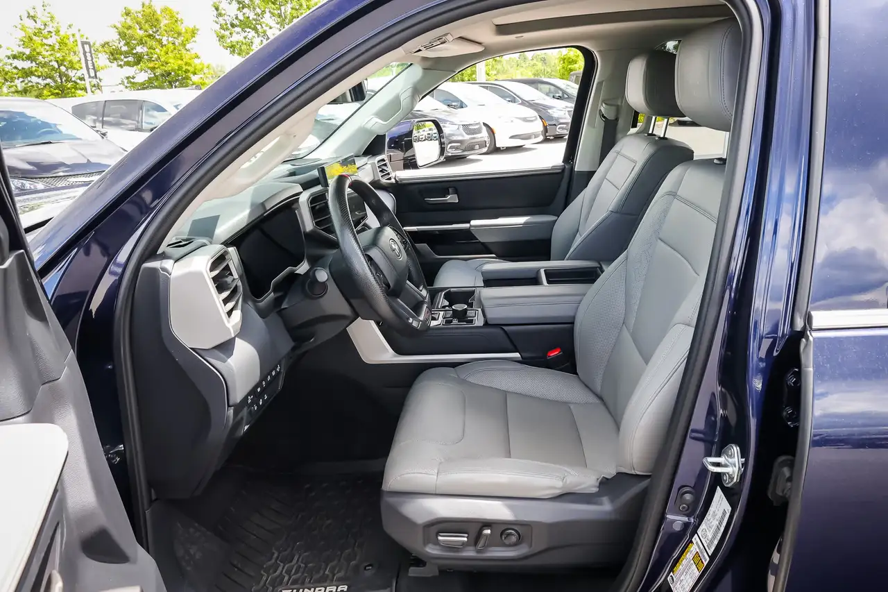 Toyota Tundra снимка Toyota Tundra