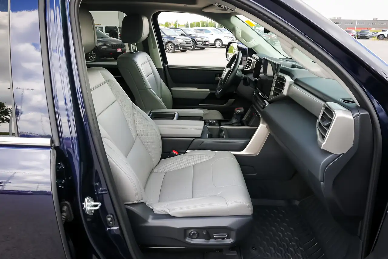 Toyota Tundra снимка Toyota Tundra