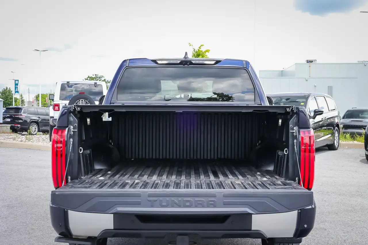 Toyota Tundra снимка Toyota Tundra