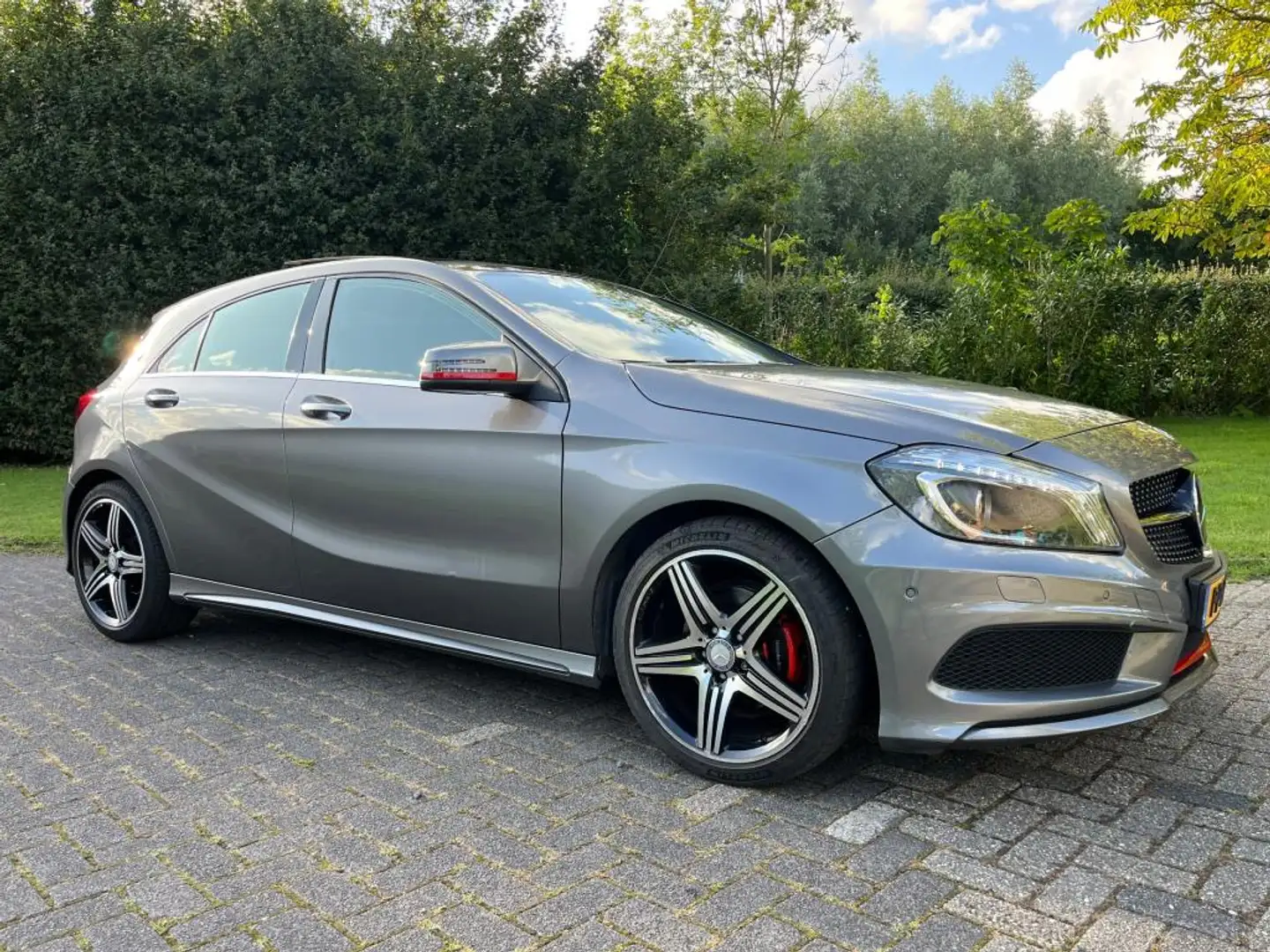 Mercedes-Benz A-klasse AMG Pakket Grey - 2