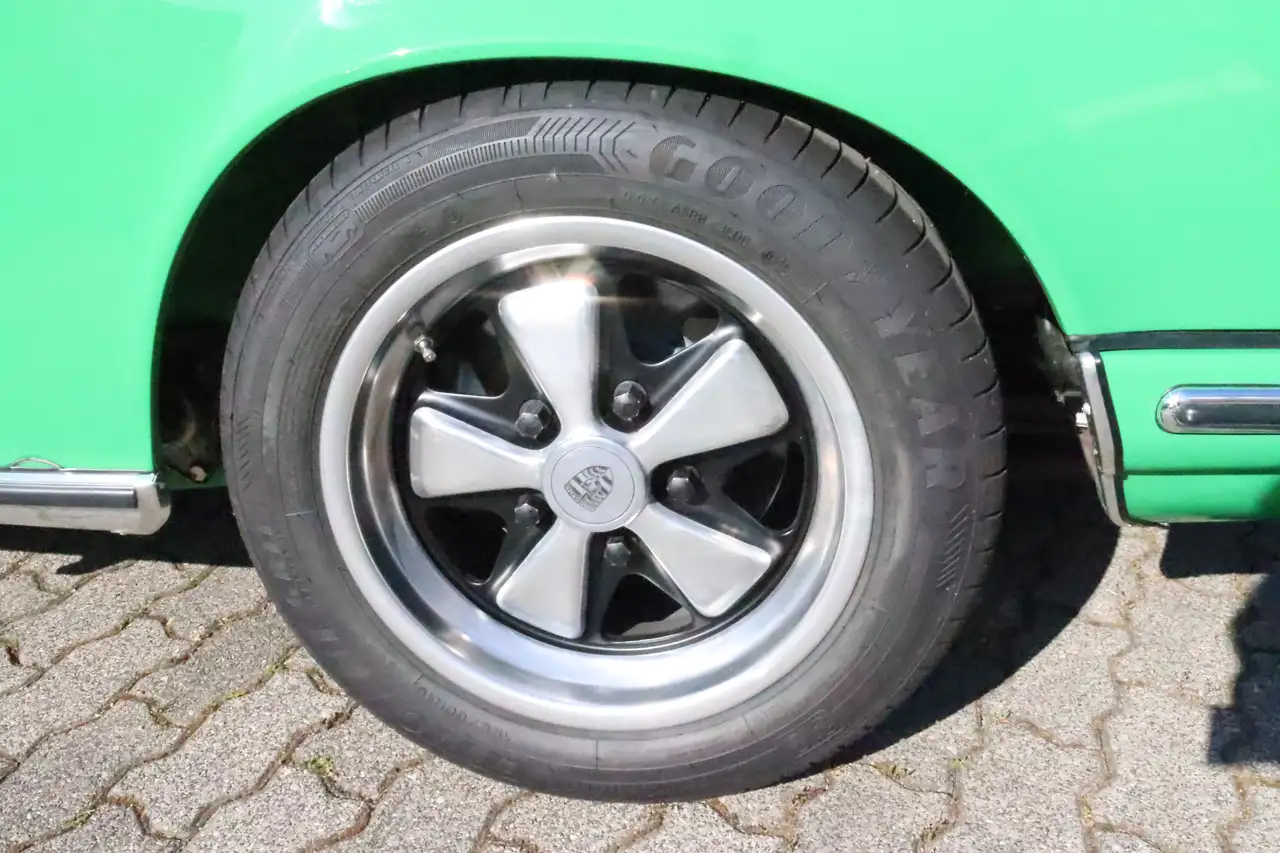 Porsche 911 2.4 T Ölklappe Oldtimer, foto 11