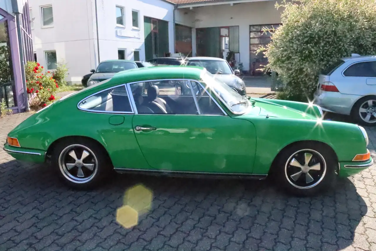 Porsche 911 2.4 T Ölklappe Oldtimer, foto 3