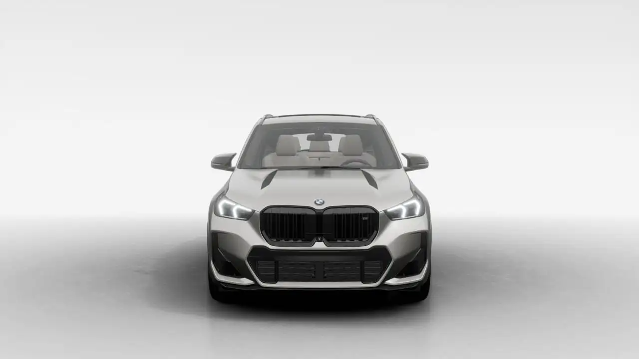 BMW X1 снимка BMW X1