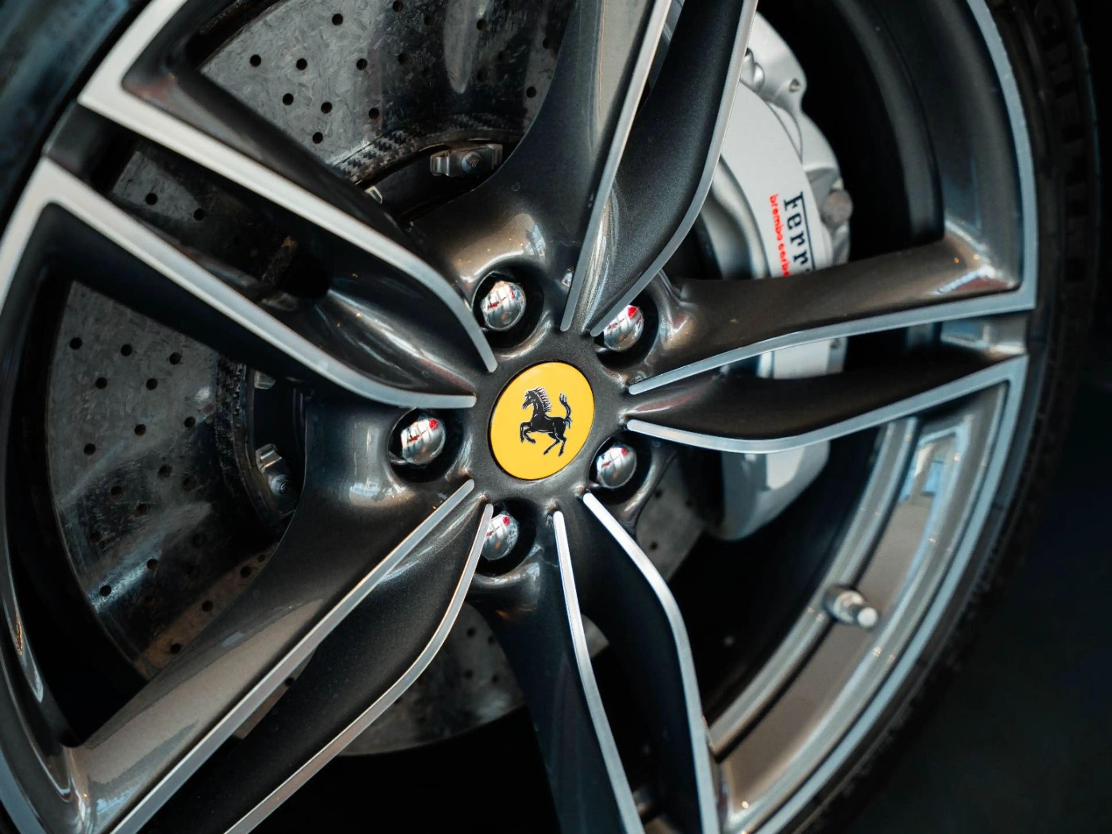 Ferrari Roma Surround View*Belüftete-Sitze*JBL*ADAS* — photo 14