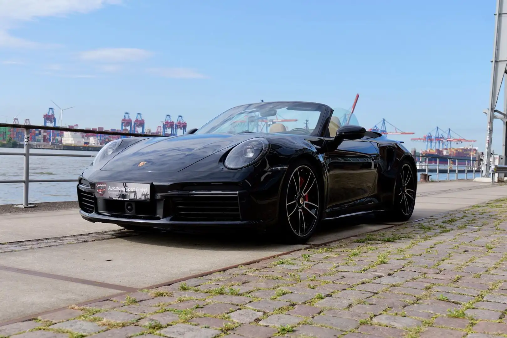 Porsche 992 Turbo Cabriolet Burmester High-End Surround Schwarz - 1