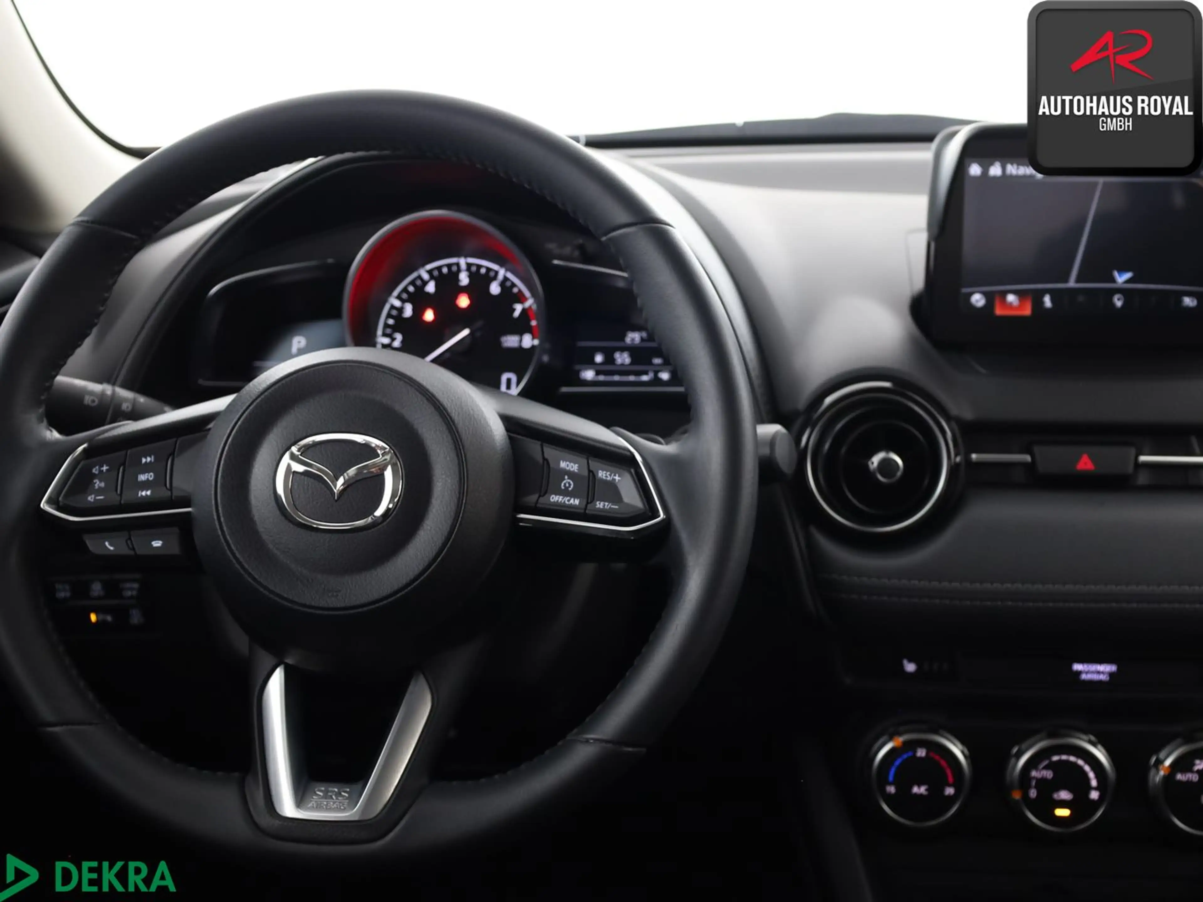 Mazda CX-3 2.0 SKYACTIV SELECTION HUD,KAMERA,TOTWINKEL — photo 10