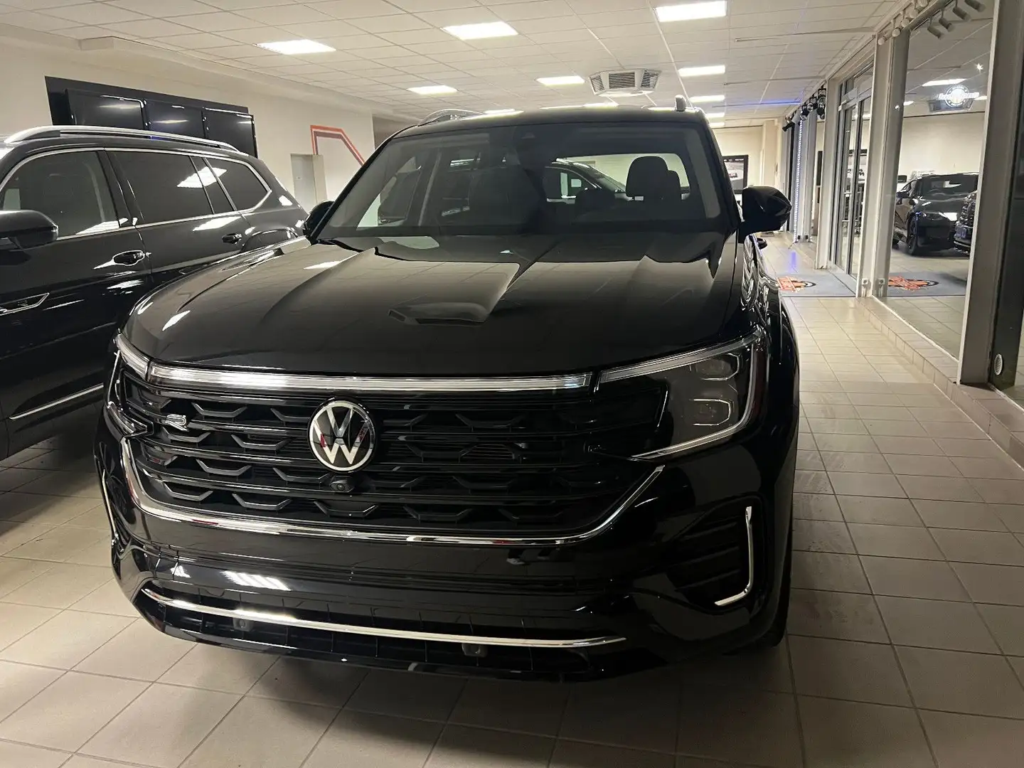 Volkswagen Touareg 2025 ATLAS 2.0 SEL PREMIUM R-LINE WELTNEUHEIT Zwart - 1