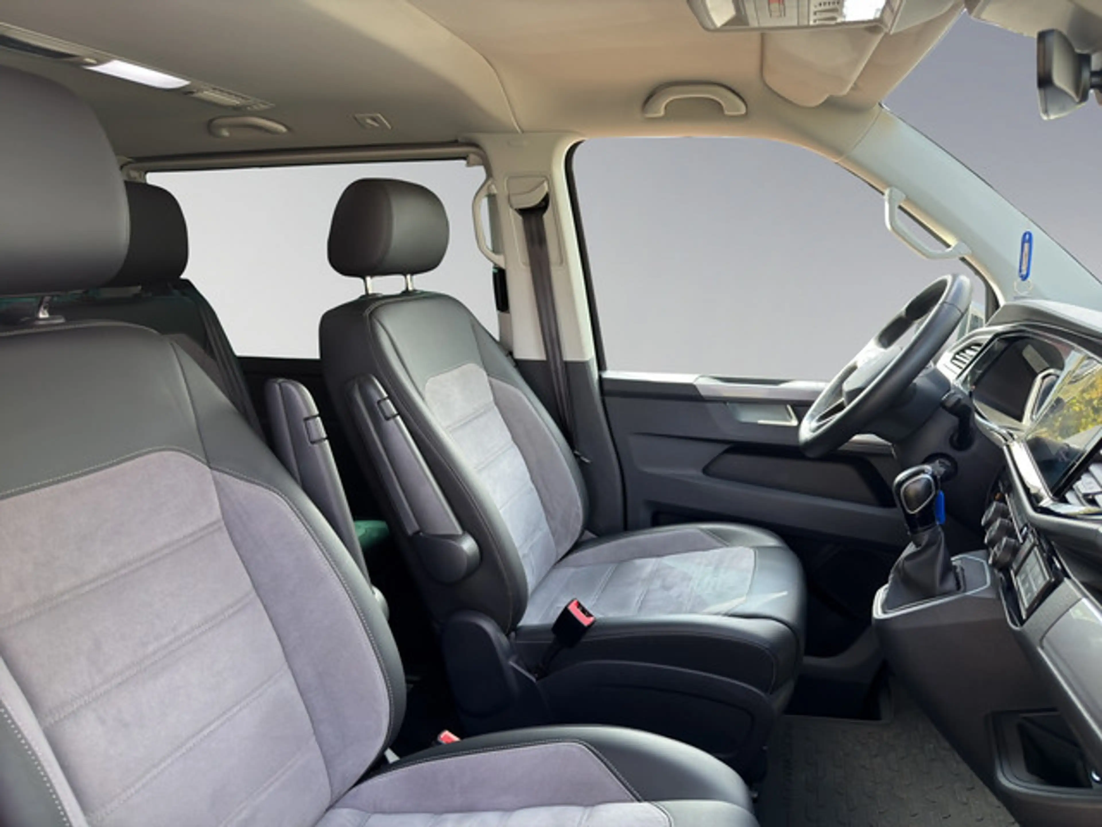 Volkswagen T6.1 Transporter Multivan 2.0 TDI Multivan Generation Six FWD — photo 19