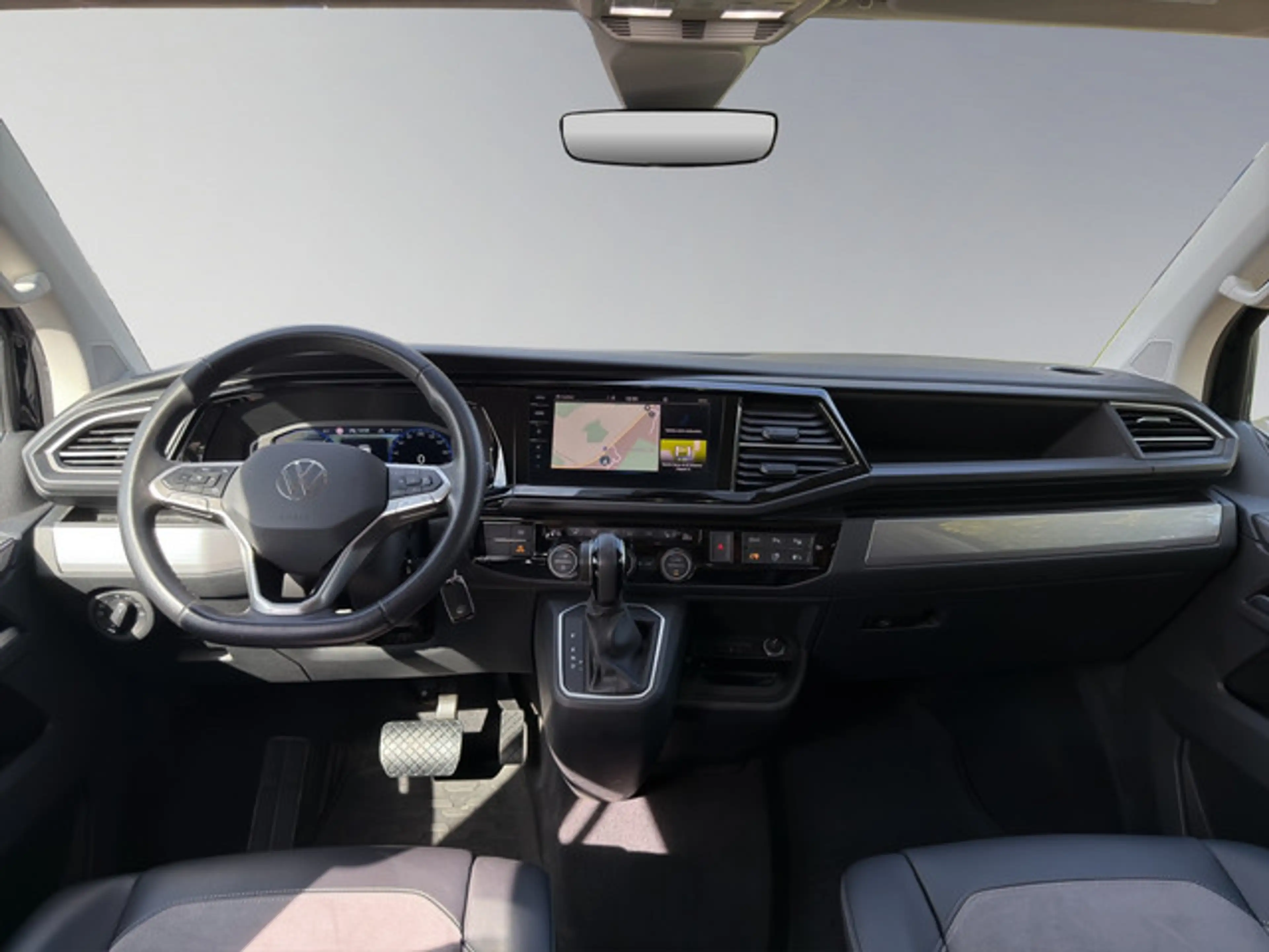 Volkswagen T6.1 Transporter Multivan 2.0 TDI Multivan Generation Six FWD — photo 16