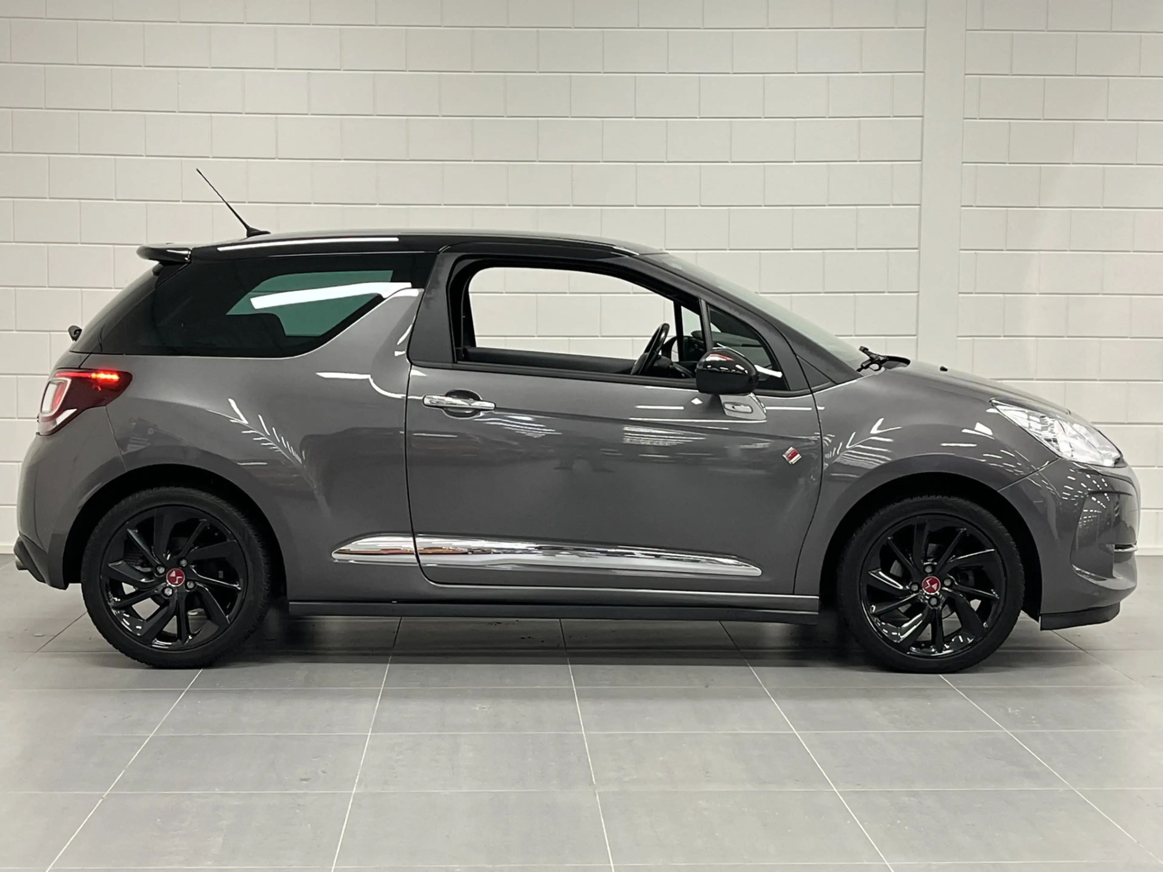 DS Automobiles DS 3 1.2 110PK PureTech Performance Line | **WORDT VERW — photo 6