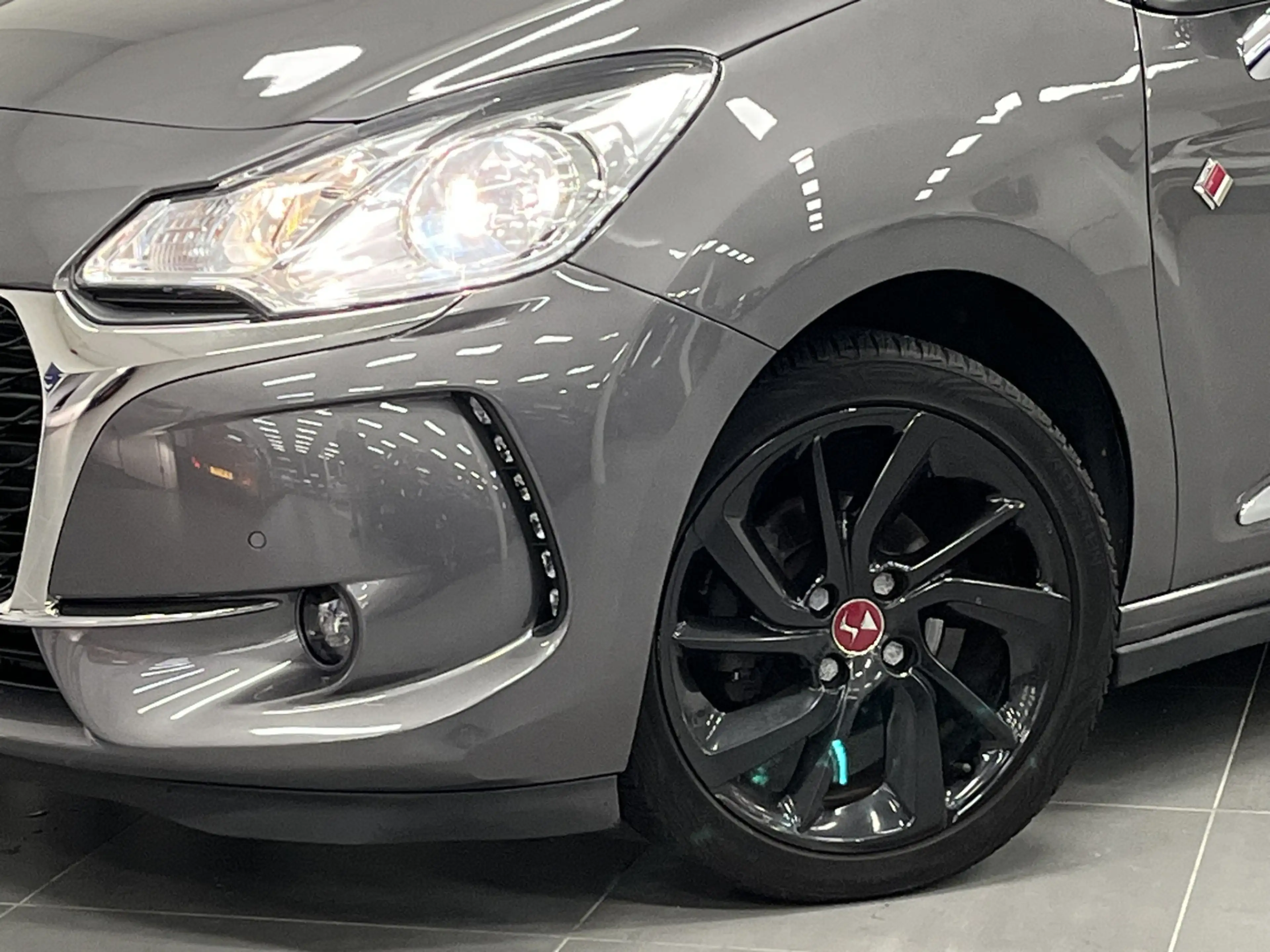 DS Automobiles DS 3 1.2 110PK PureTech Performance Line | **WORDT VERW — photo 10