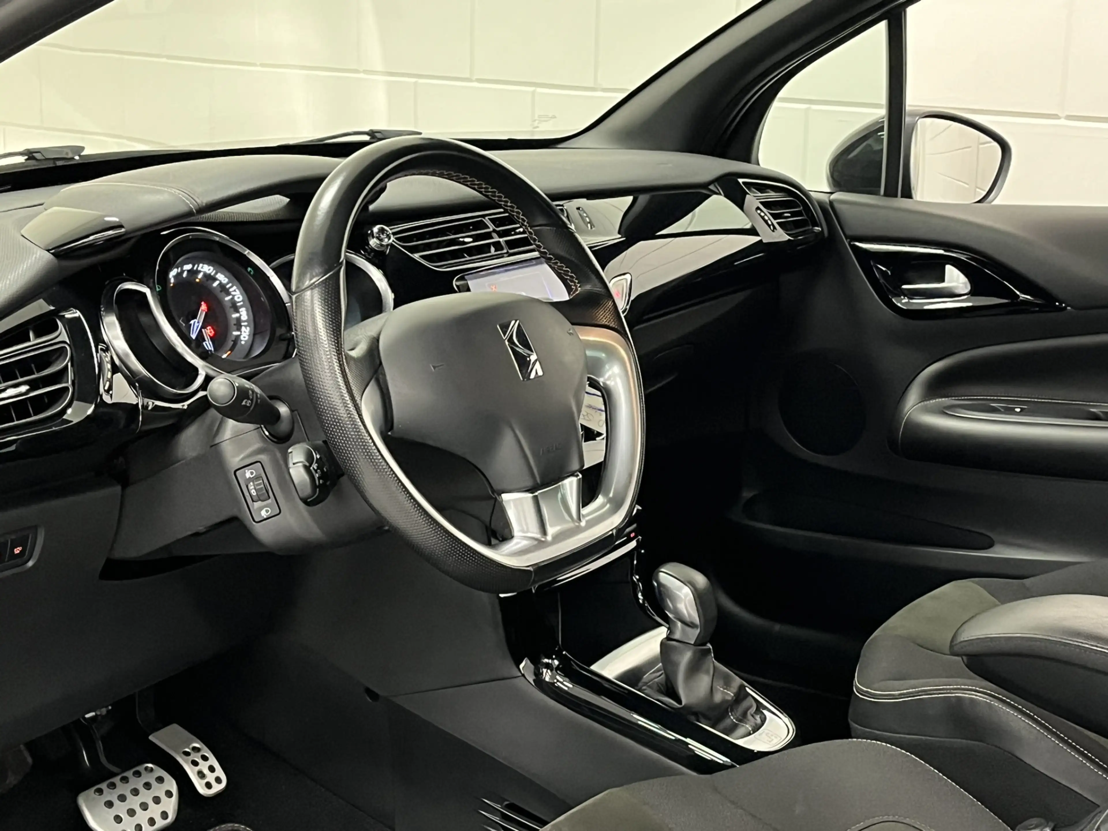 DS Automobiles DS 3 1.2 110PK PureTech Performance Line | **WORDT VERW — photo 13