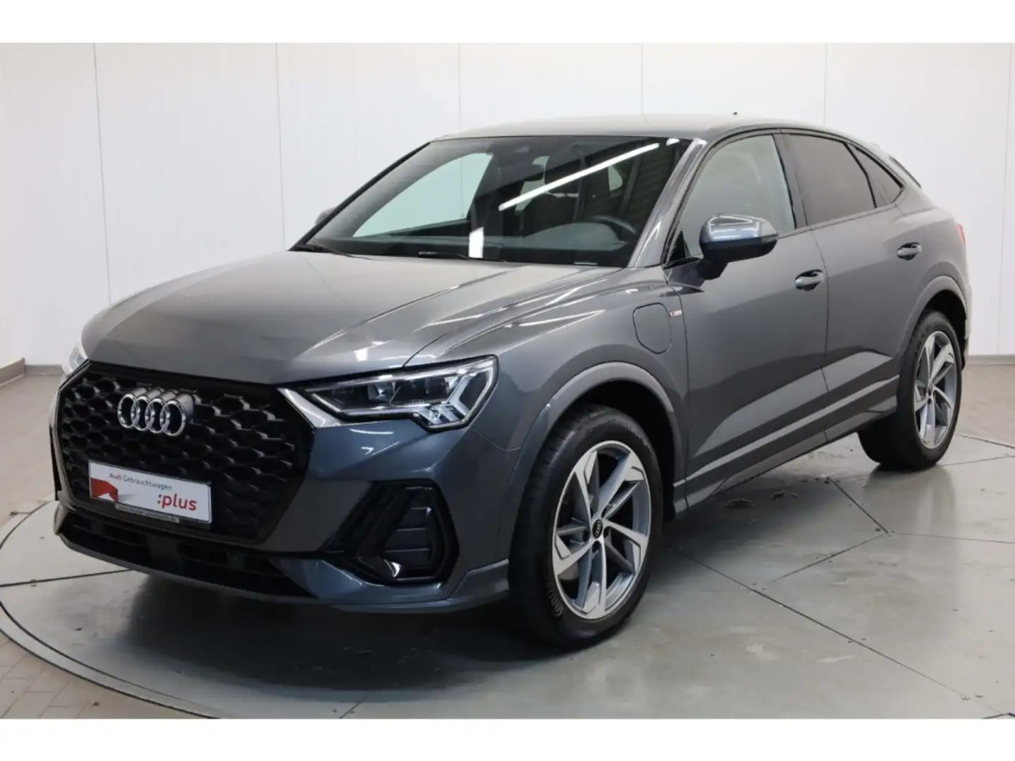 Audi Q3 Sportback 45 TFSI e S line Grau - 2