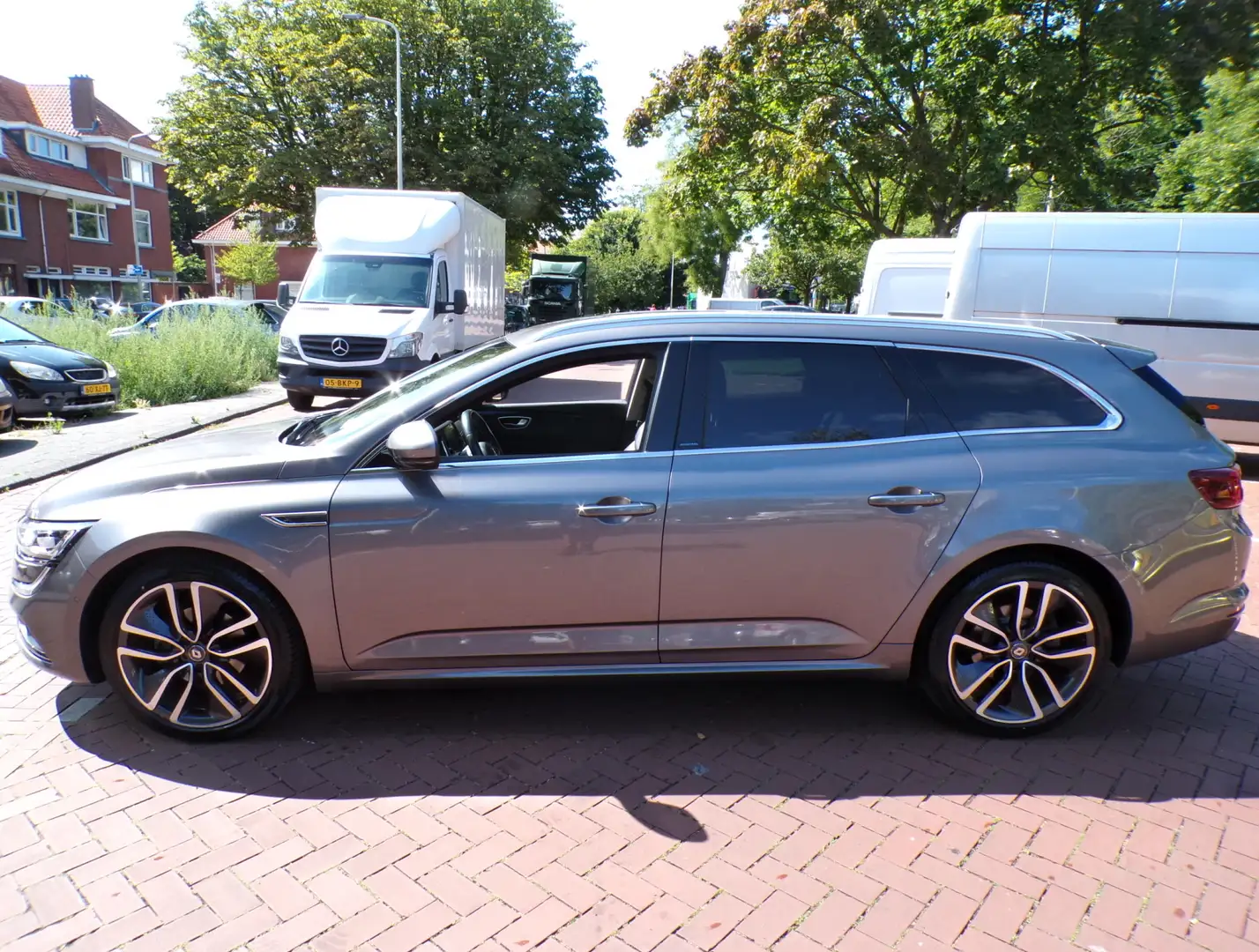 Renault Talisman Estate 1.6 TCe Intens AUTOMAAT Grijs - 2