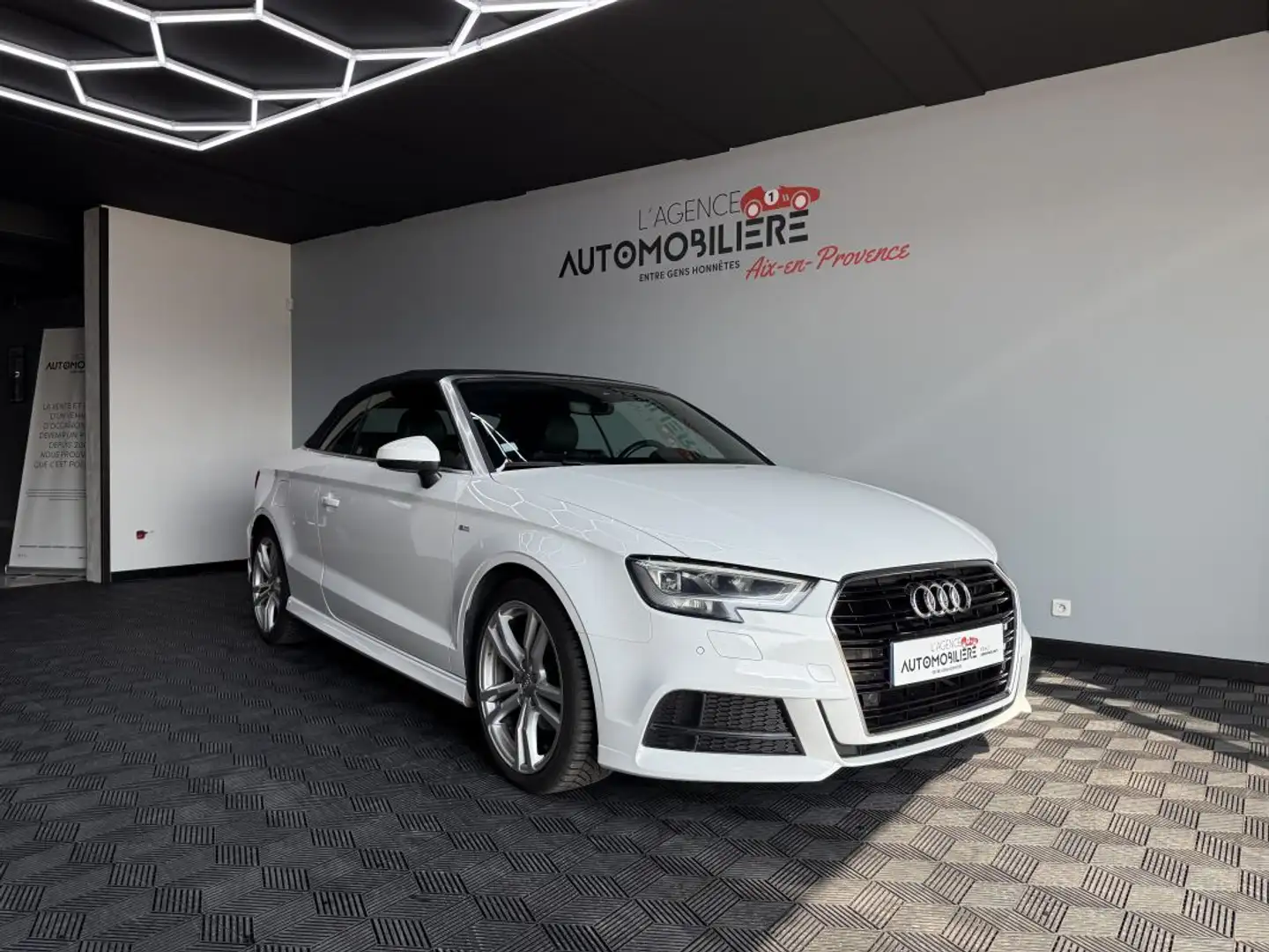 Audi A3 Cabriolet 1.5 TFSI 150CV DSG-7 S LINE Weiß - 1