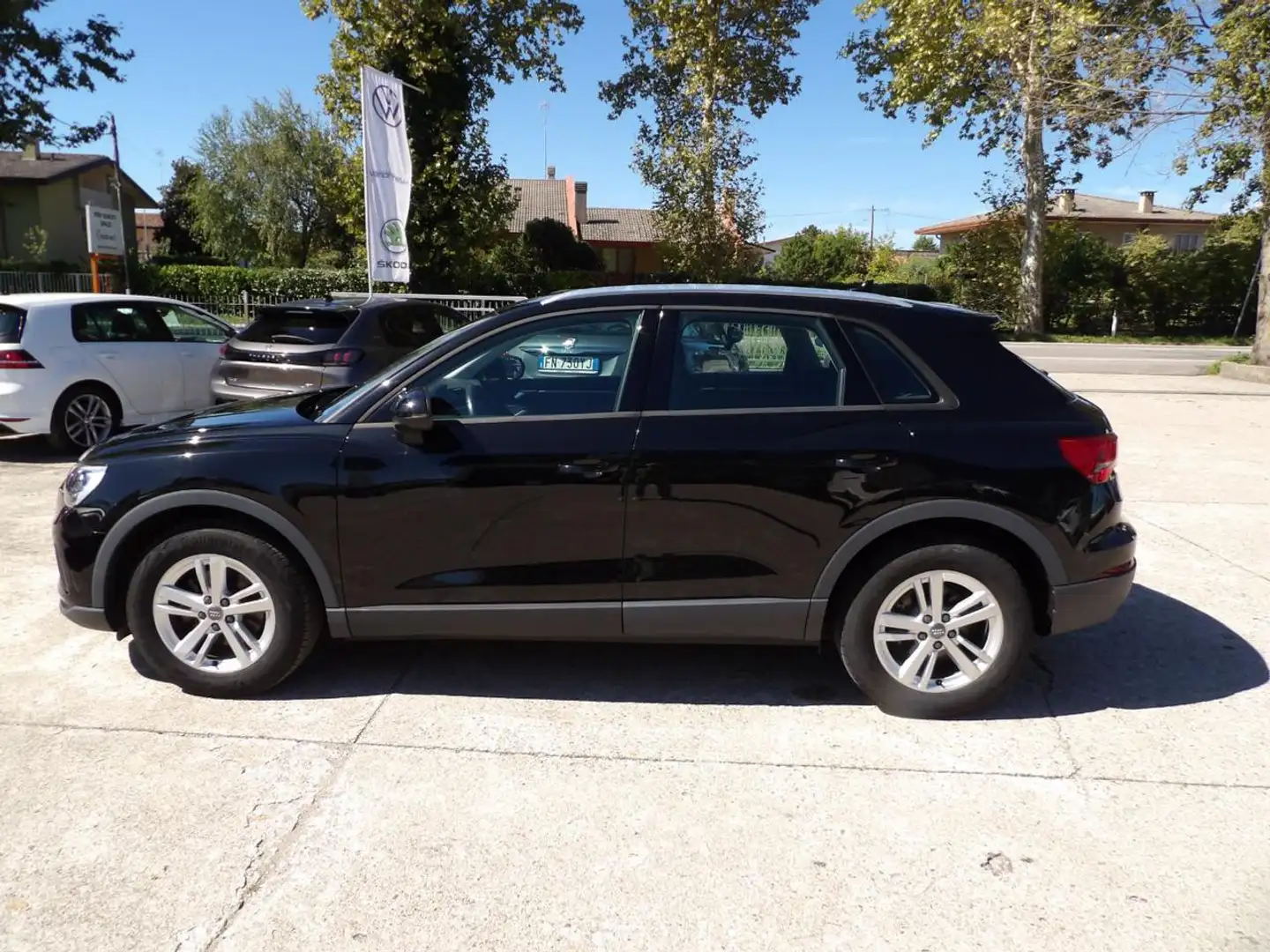 Audi Q3 2.0 TDI 150 CV S tronic Business Nero - 2
