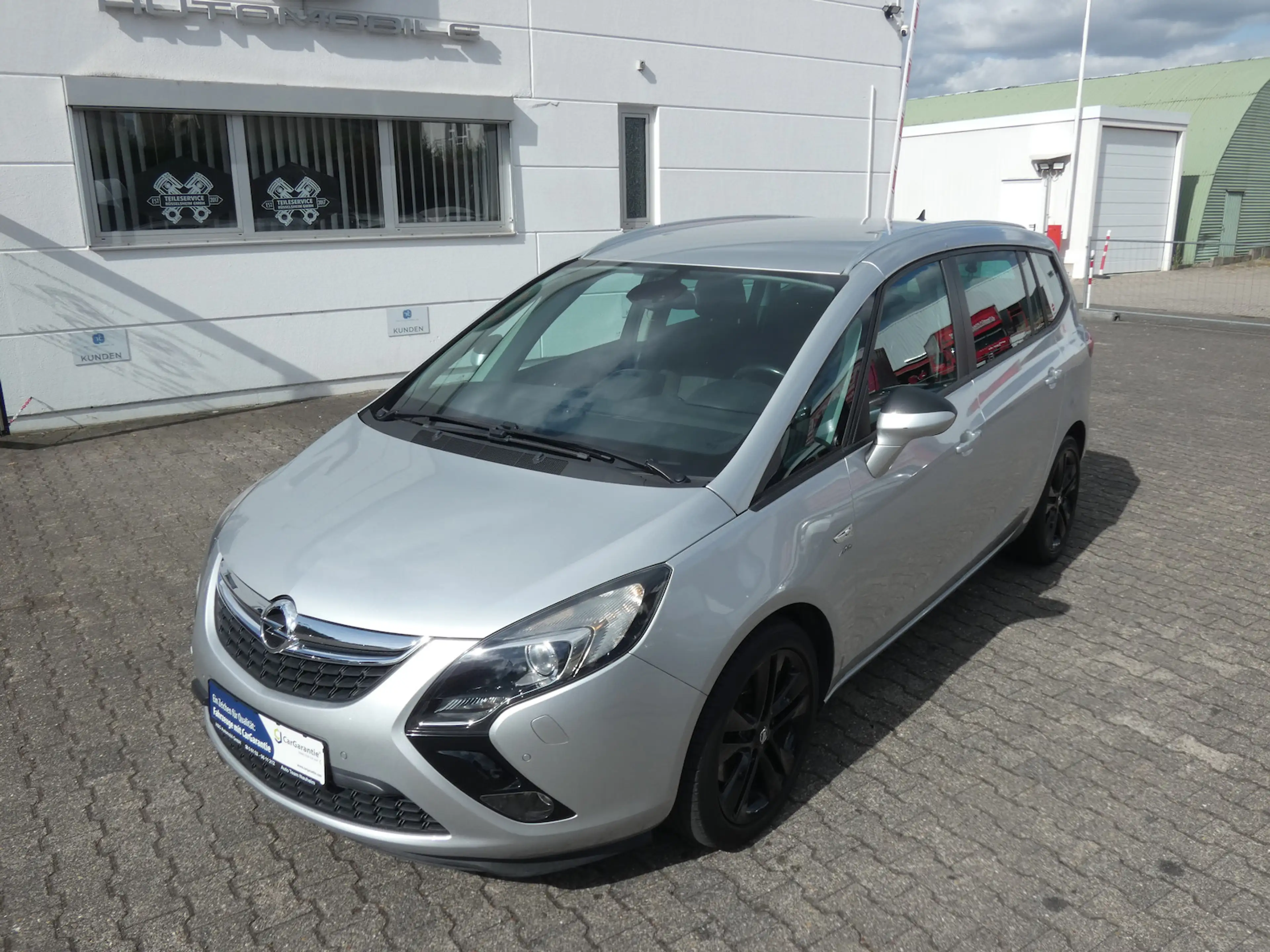 Opel Zafira Tourer 1,6 Turbo Active *AHK*KAMERA*PDC* — photo 2