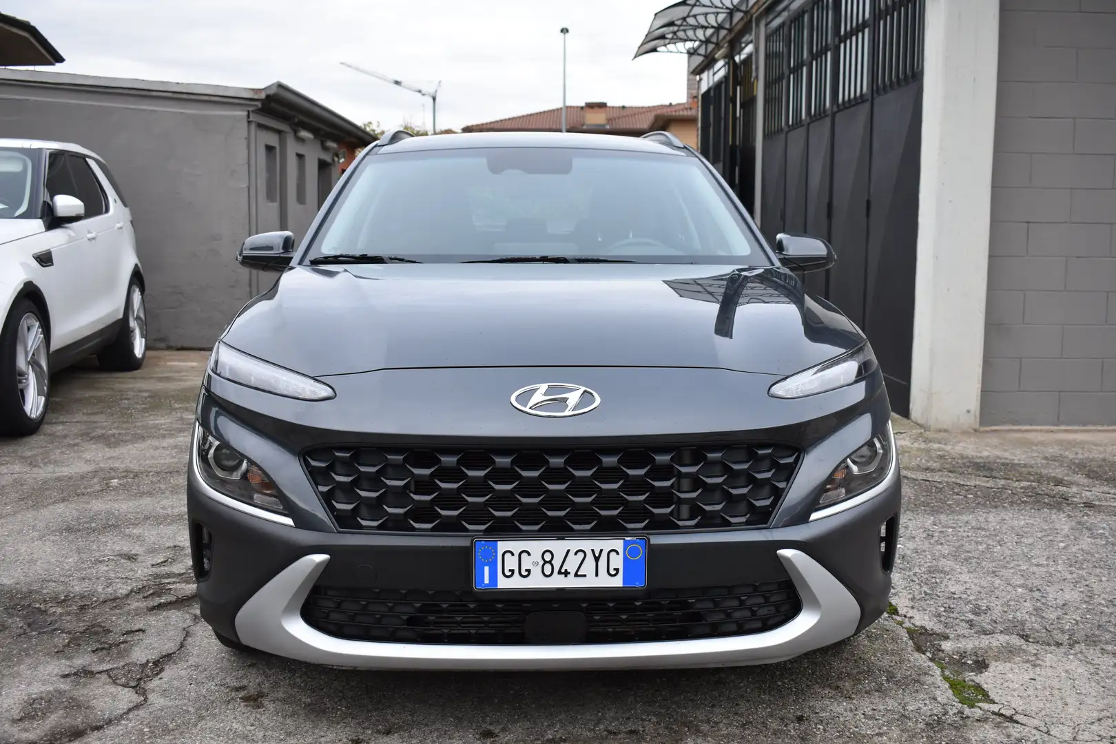 Hyundai KONA 1.0 t-gdi 48V Ibrido Gris - 2