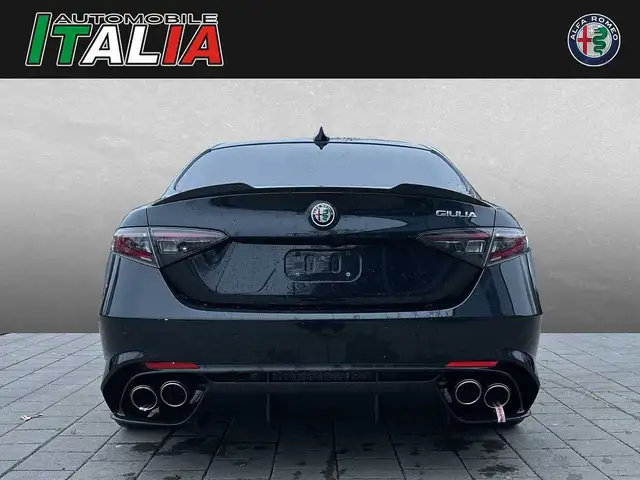 Alfa Romeo Giulia view 4