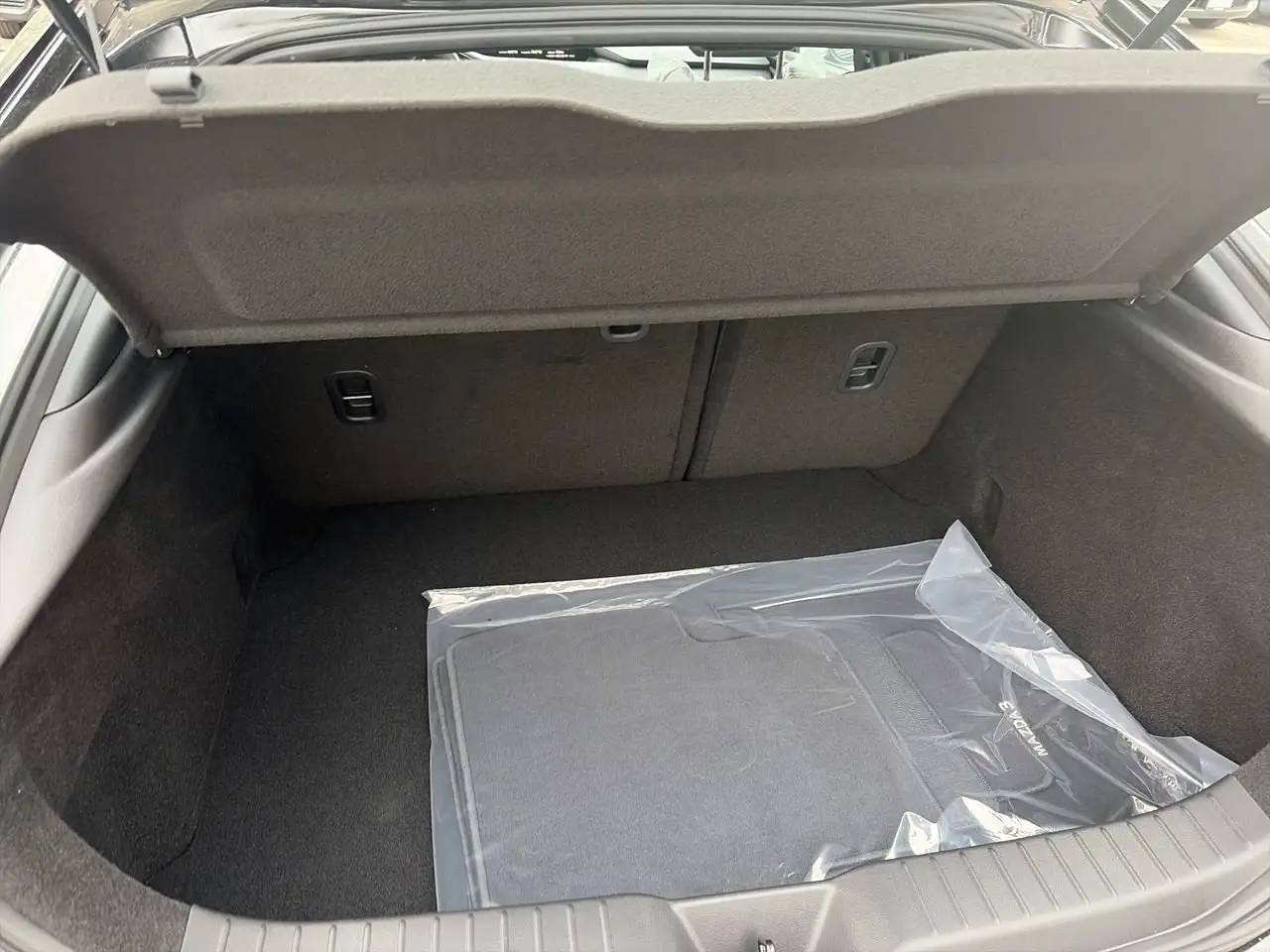 Mazda 3 снимка Mazda 3