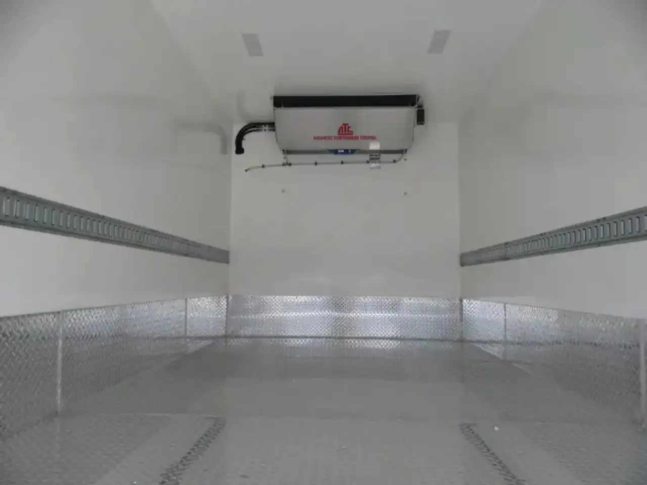 Ford E-450 снимка Ford E-450
