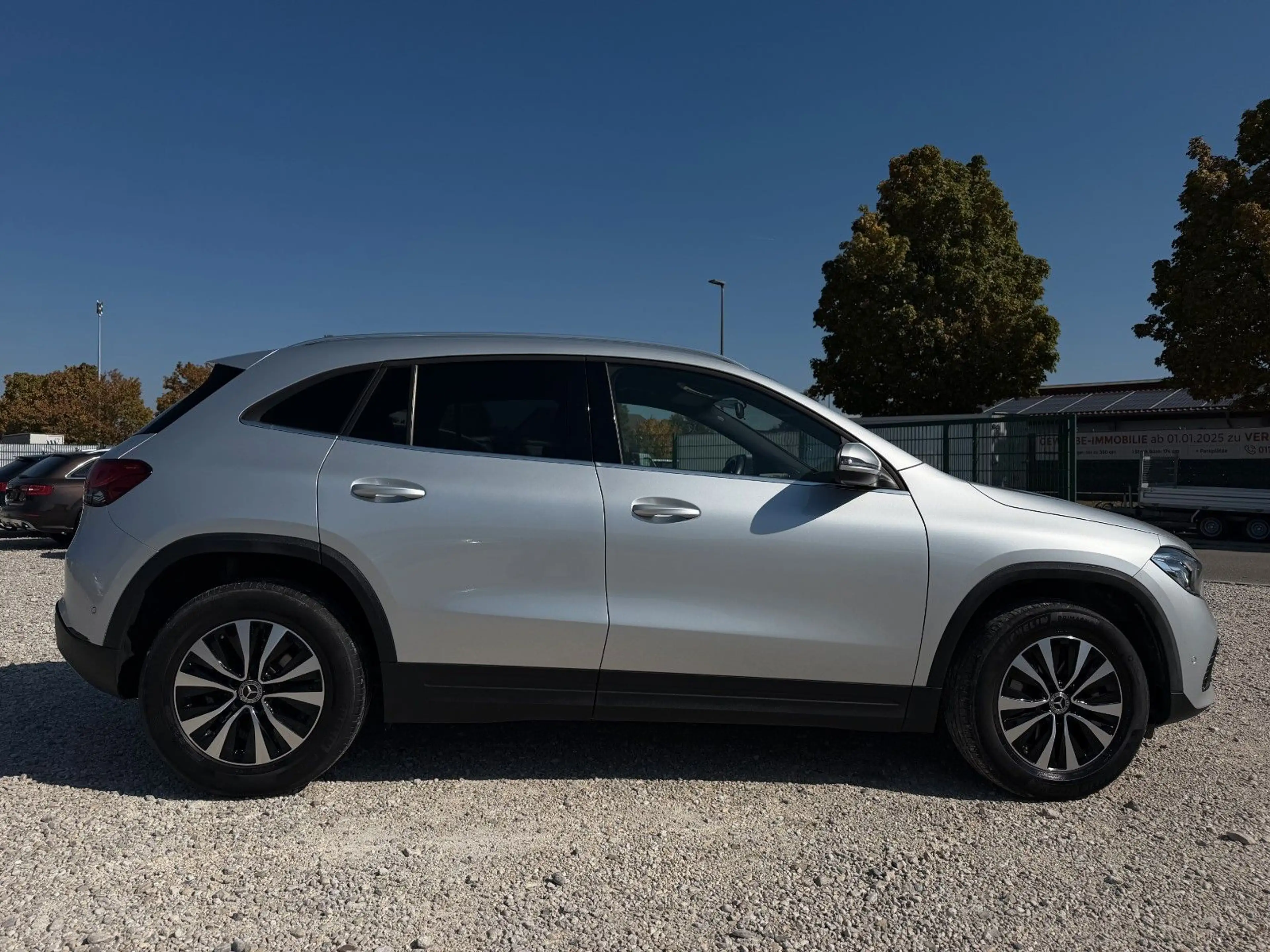 Mercedes-Benz GLA 200 d | MBUX | LED — photo 4