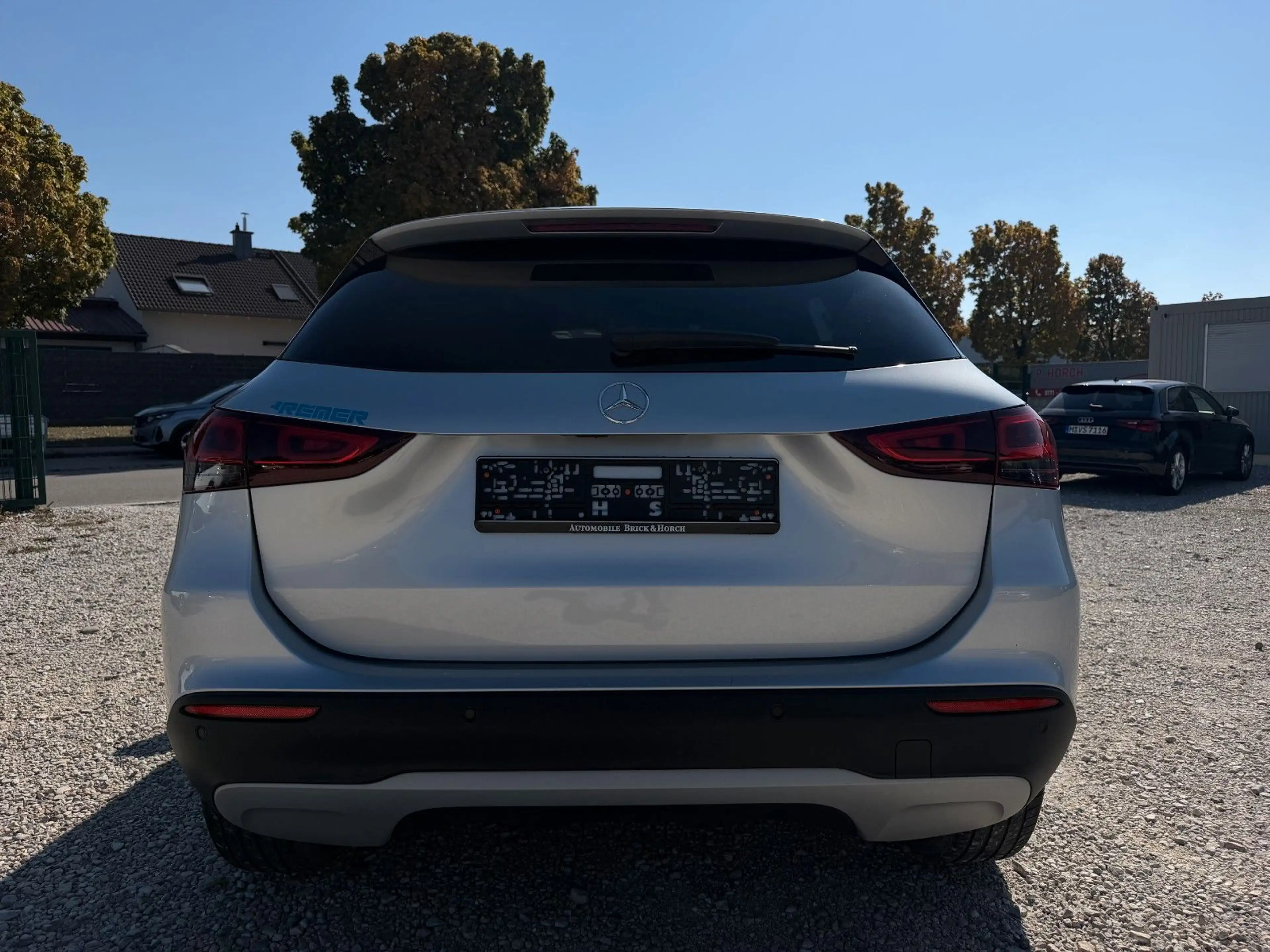 Mercedes-Benz GLA 200 d | MBUX | LED — photo 6